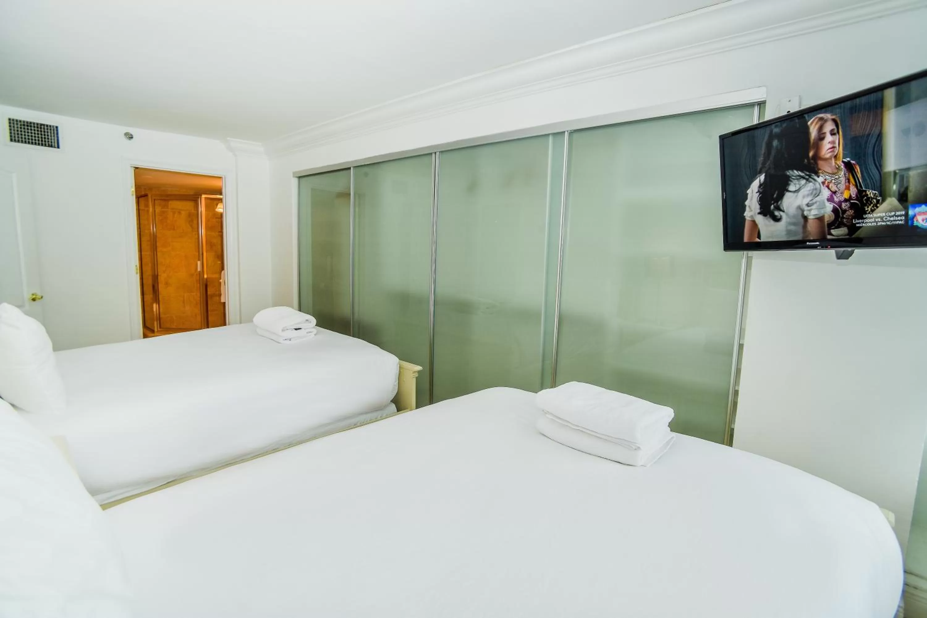 Photo of the whole room, Bed in The Alexander Beach Residences
