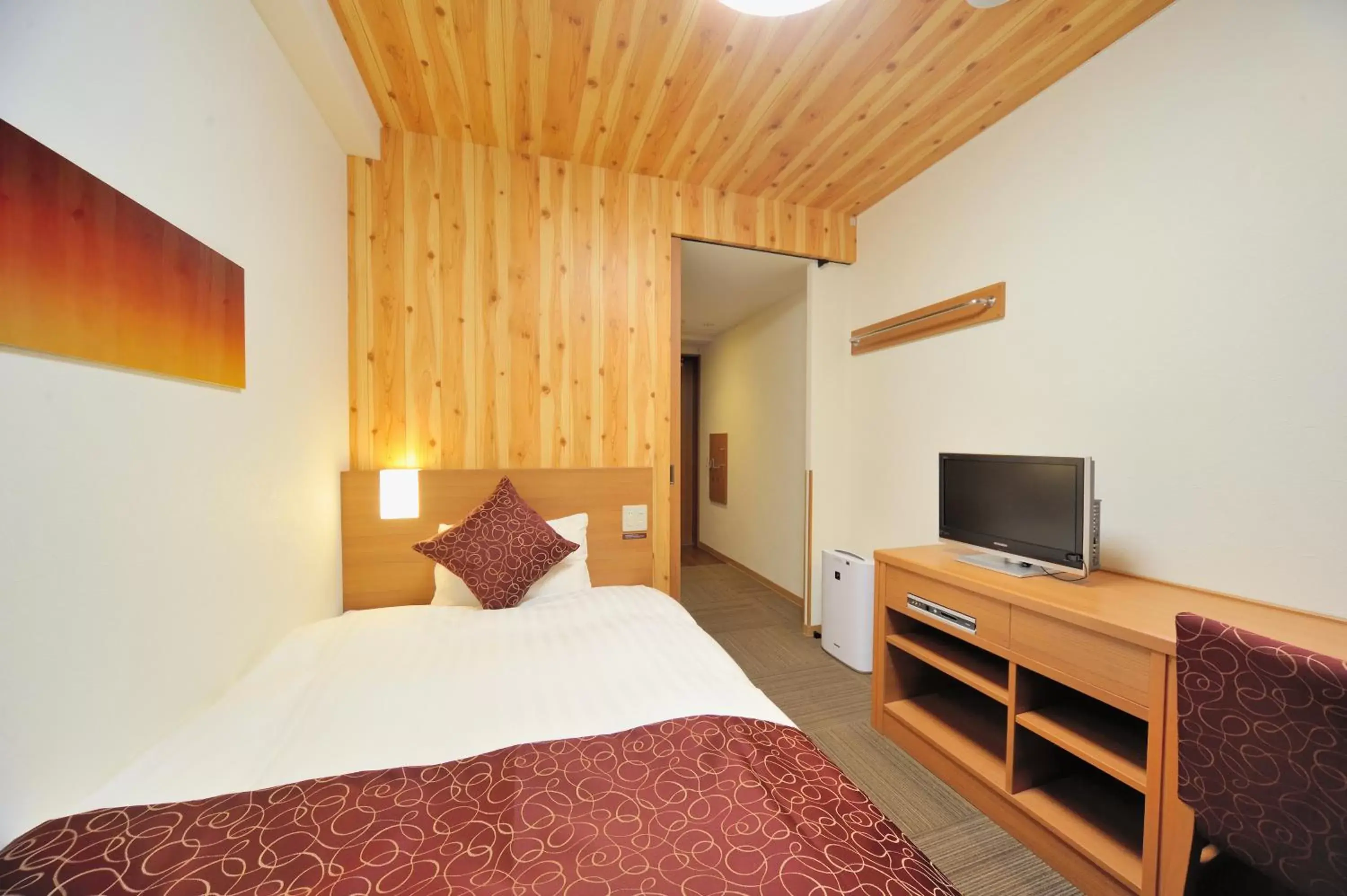 Photo of the whole room, Bed in Tennen Onsen Taho-no-Yu Dormy Inn Niigata