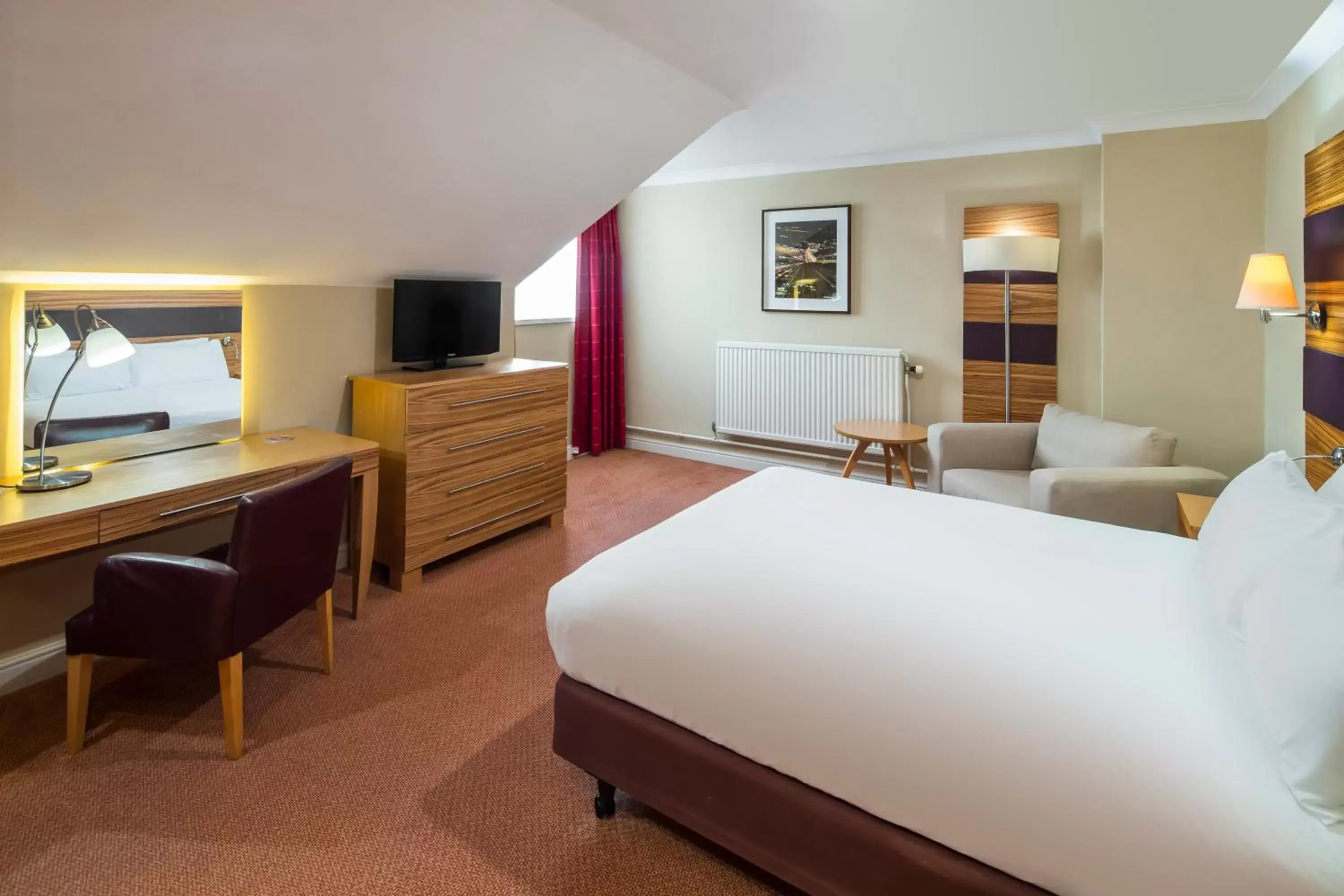 Photo of the whole room, Bed in Crowne Plaza Chester, an IHG Hotel