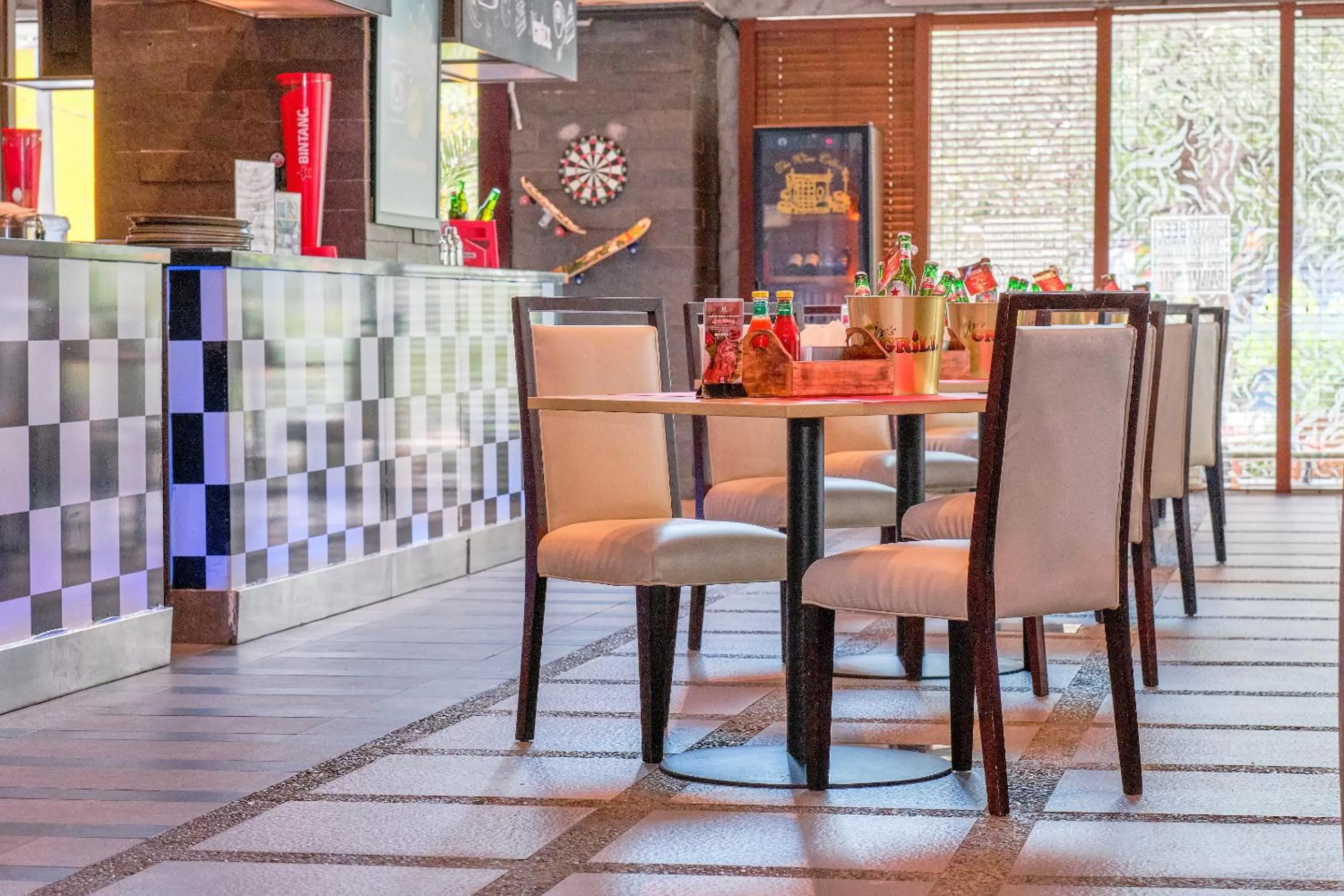 Restaurant/places to eat in Swiss-Belhotel Mangga Besar