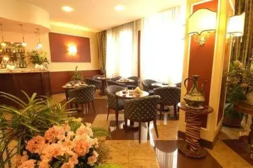 Lounge or bar in Hotel Garda