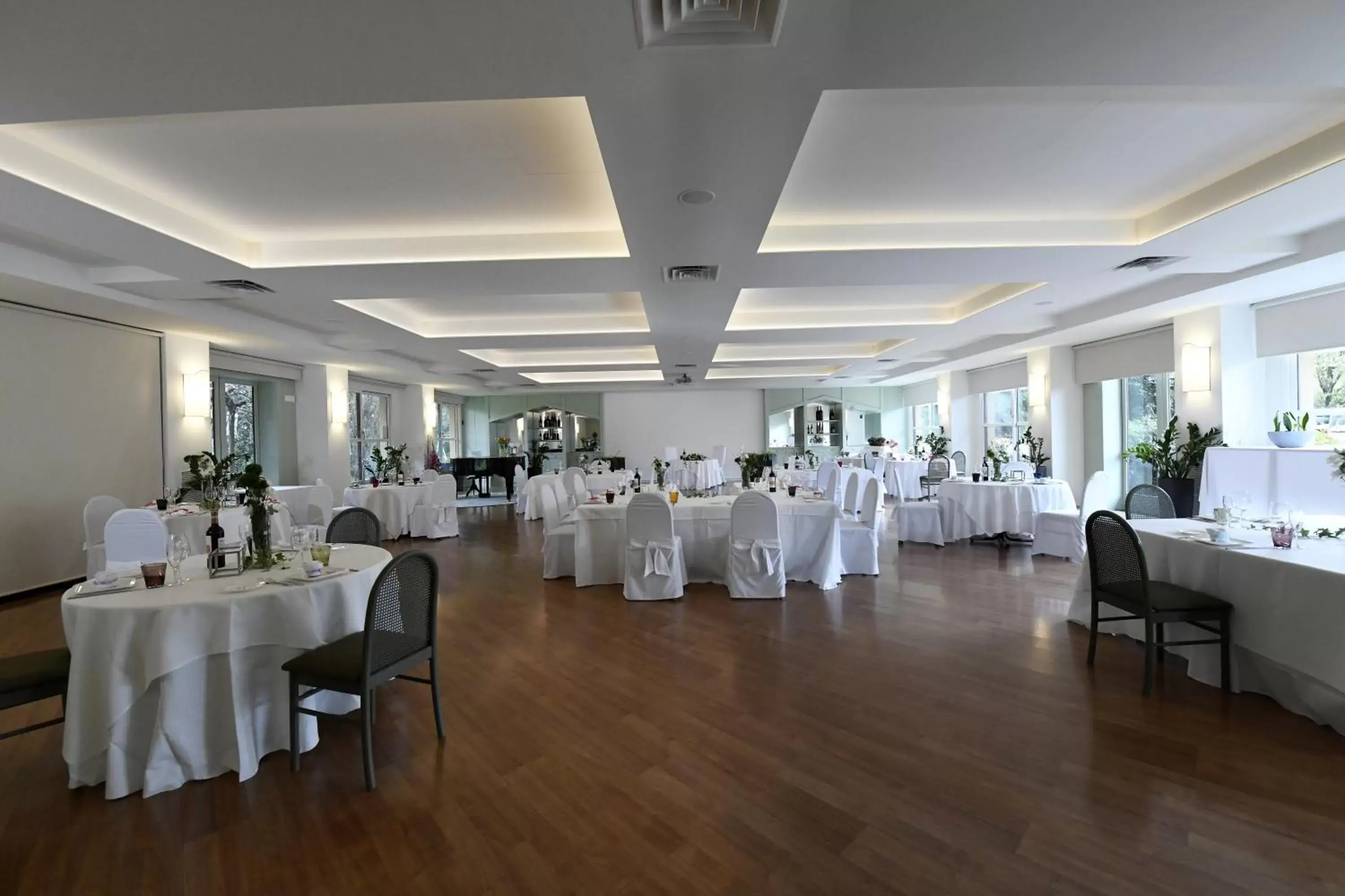 Restaurant/places to eat, Banquet Facilities in Brianteo Hotel and Restaurant