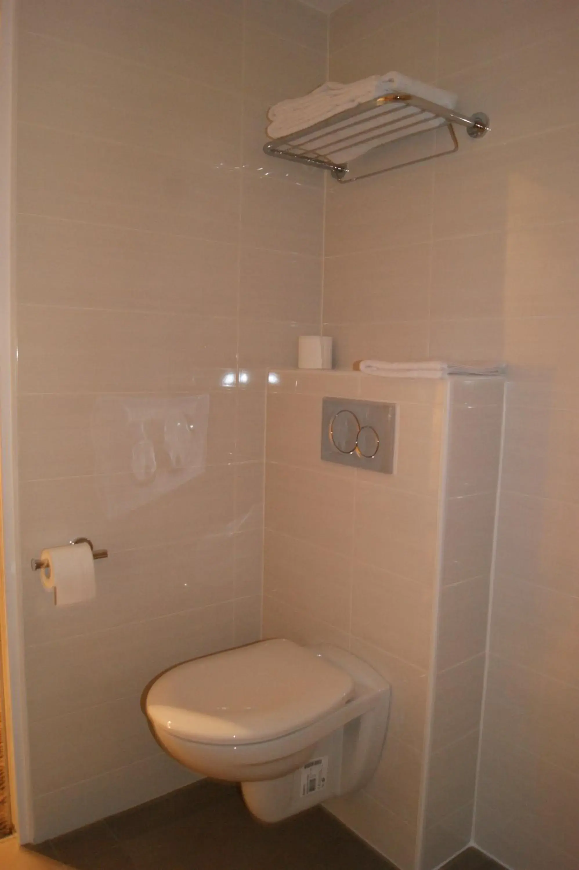 Toilet, Bathroom in Hotel d'Amiens