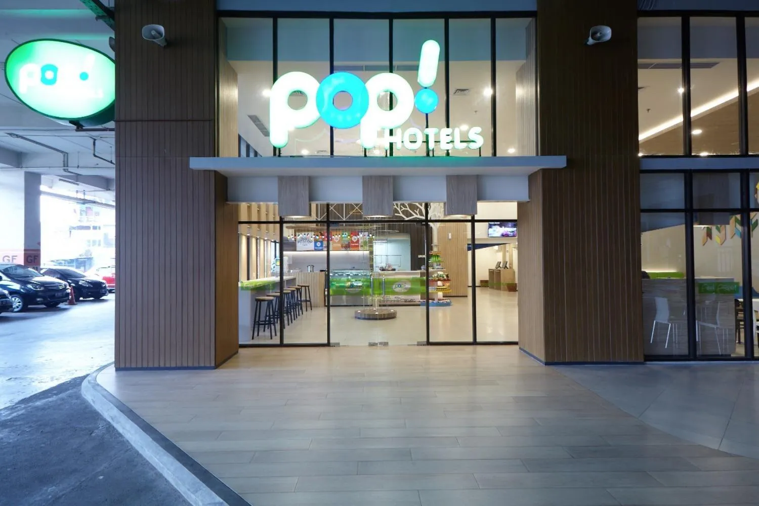 Facade/entrance in POP! Hotel Festival Citylink