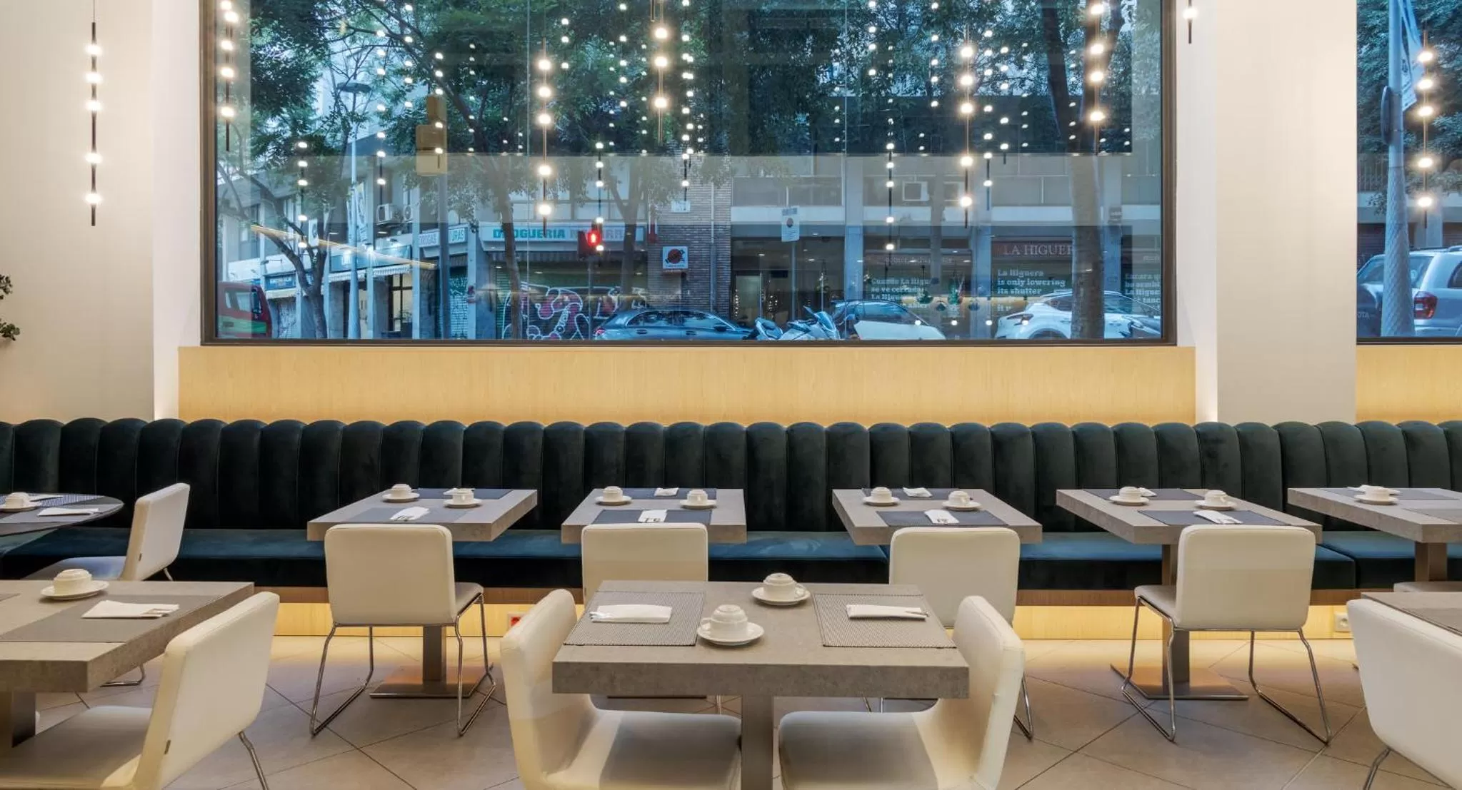 Restaurant/places to eat in Ilunion Auditori