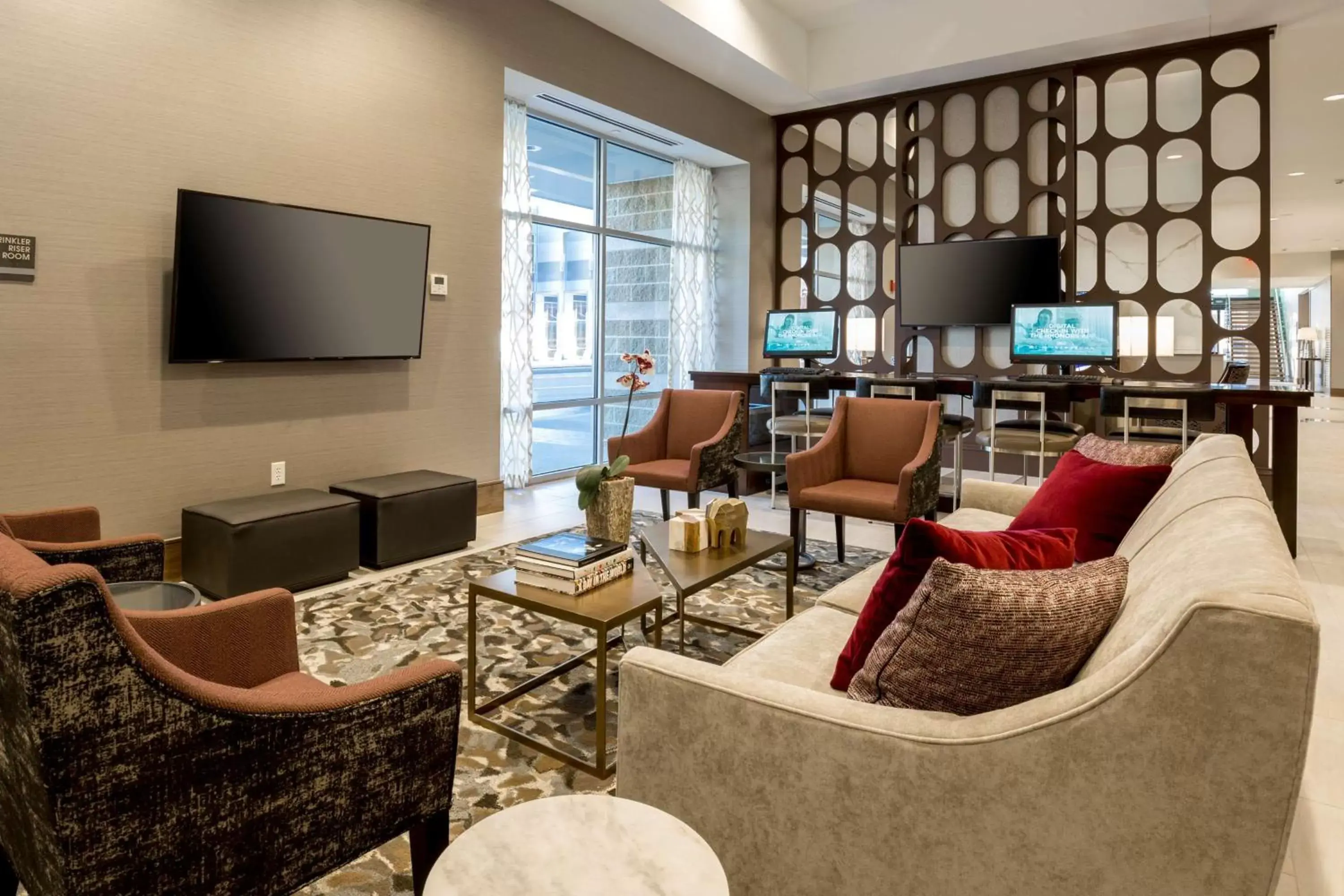 Lobby or reception, Seating Area in DoubleTree by Hilton Evansville