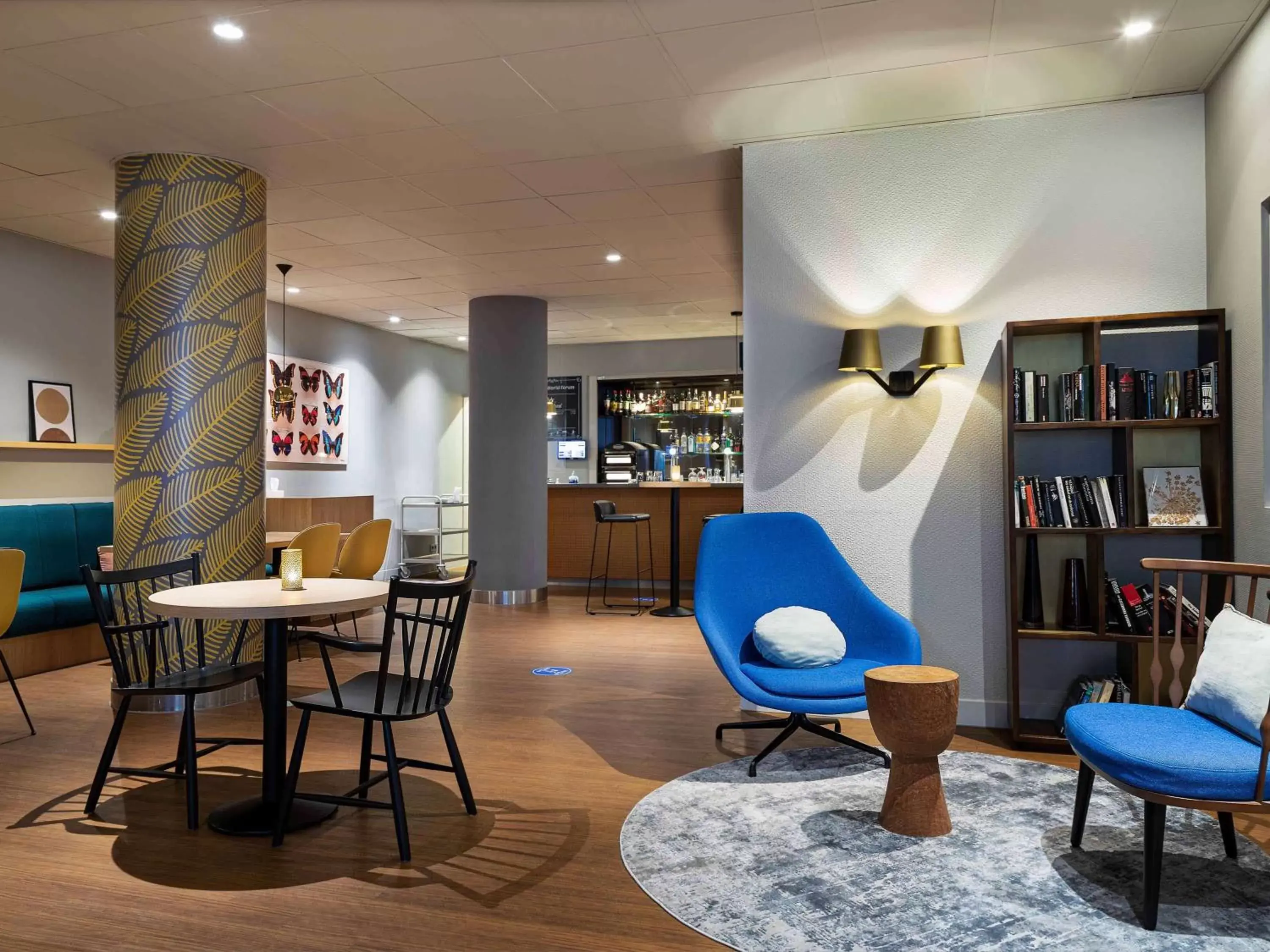 Lounge or bar in Novotel Den Haag World Forum