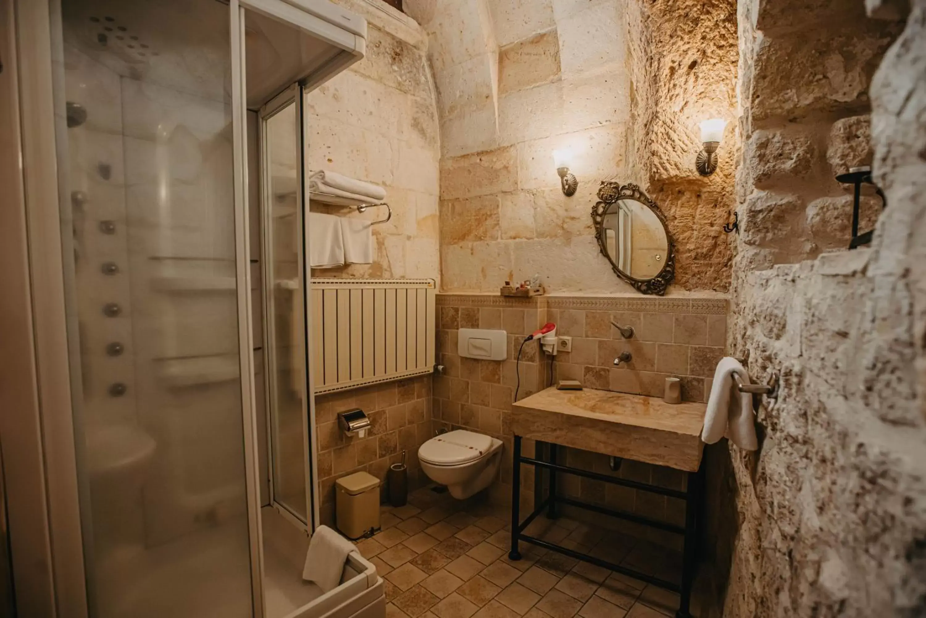 Shower, Bathroom in Melekler Evi Cave Hotel