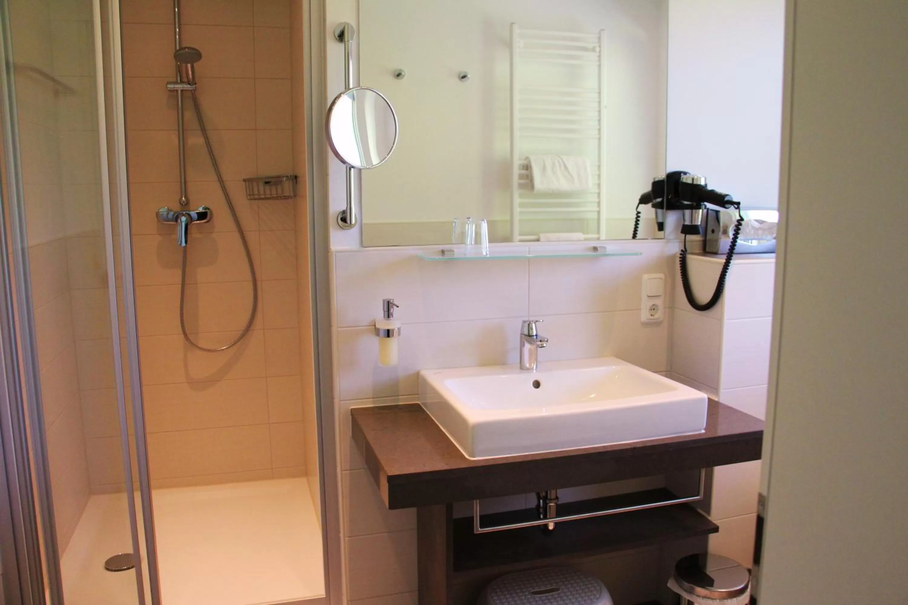 Shower in Hotel Steffl Garni inkl Chiemgau Karte