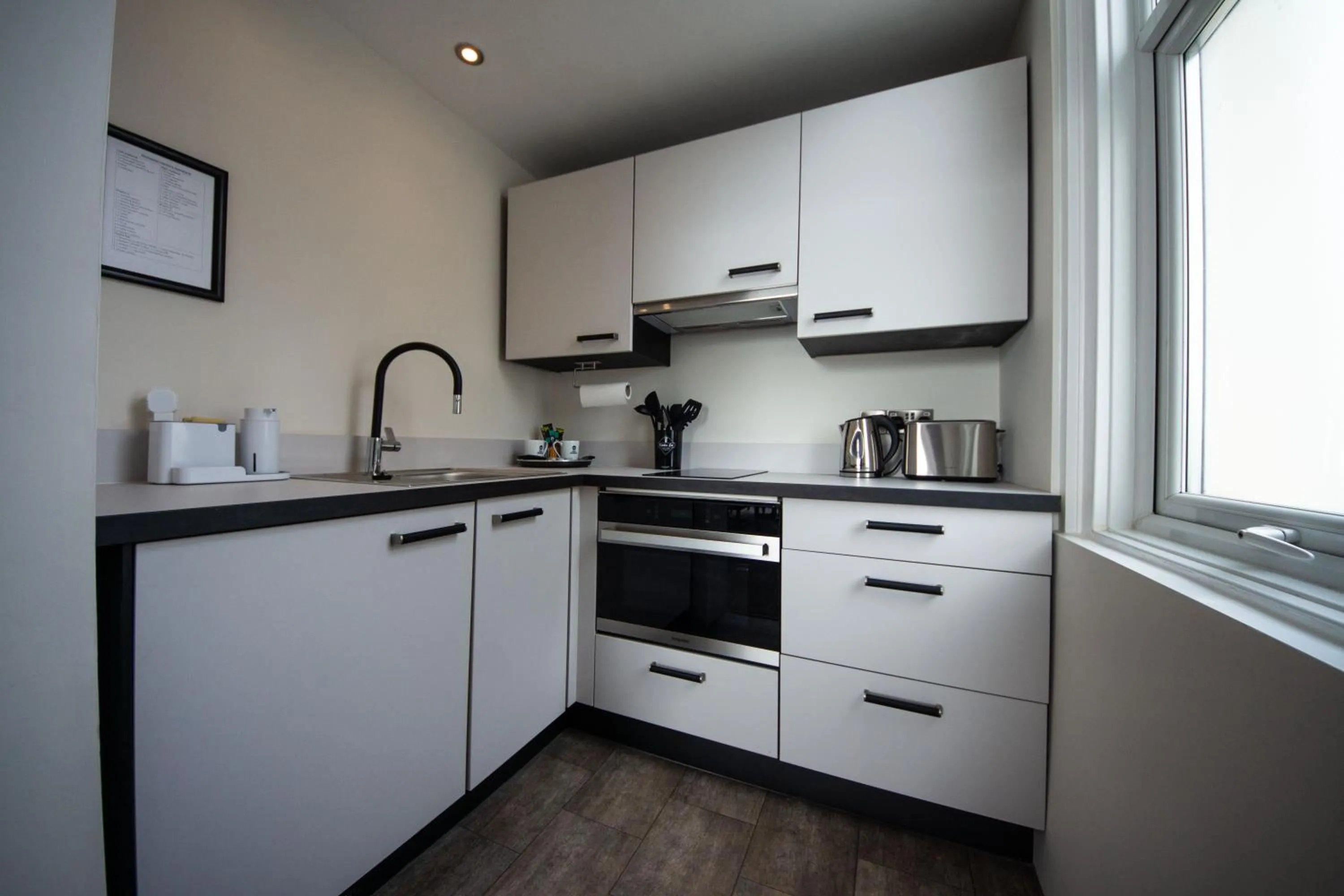 Kitchen or kitchenette in Best Western York House Hotel
