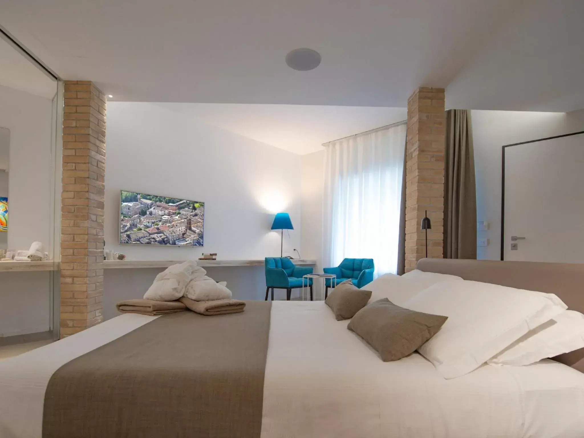 TV and multimedia, Bed in Serre Alte Landscape Luxury Rooms