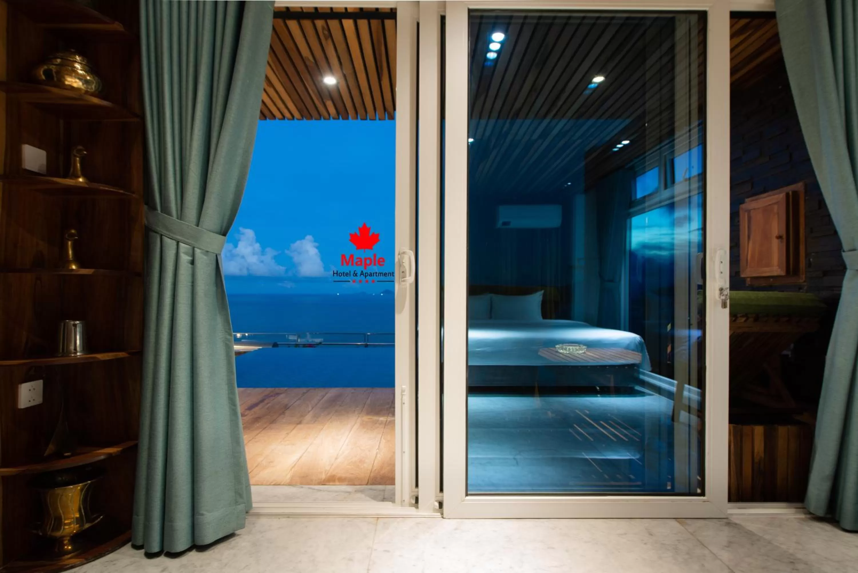 Night, Bed in Maple Hotel & Apartment