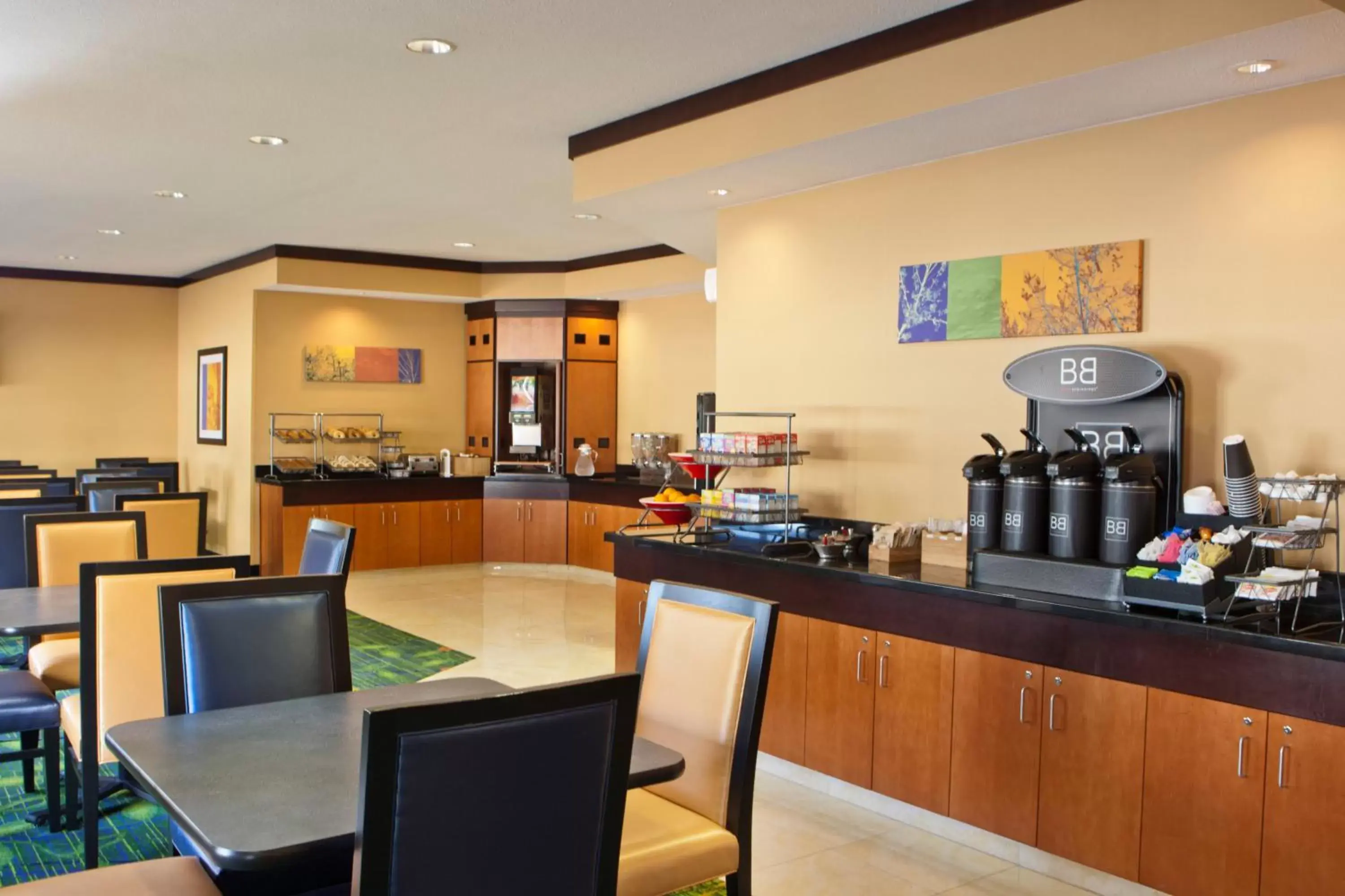 Food and drinks, Restaurant/Places to Eat in Fairfield Inn & Suites by Marriott Memphis East Galleria