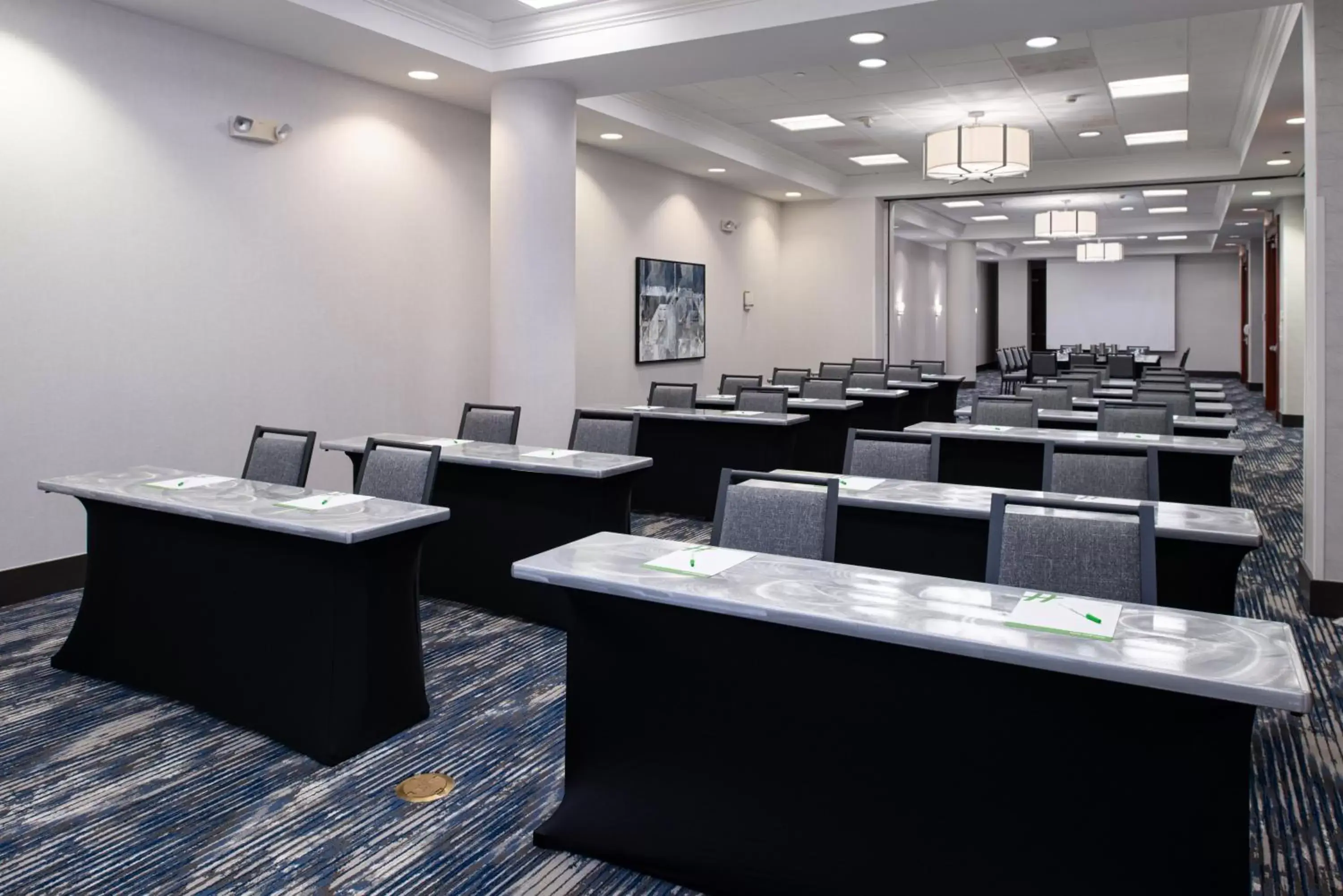 Meeting/conference room in Holiday Inn Charlotte Center City, an IHG Hotel
