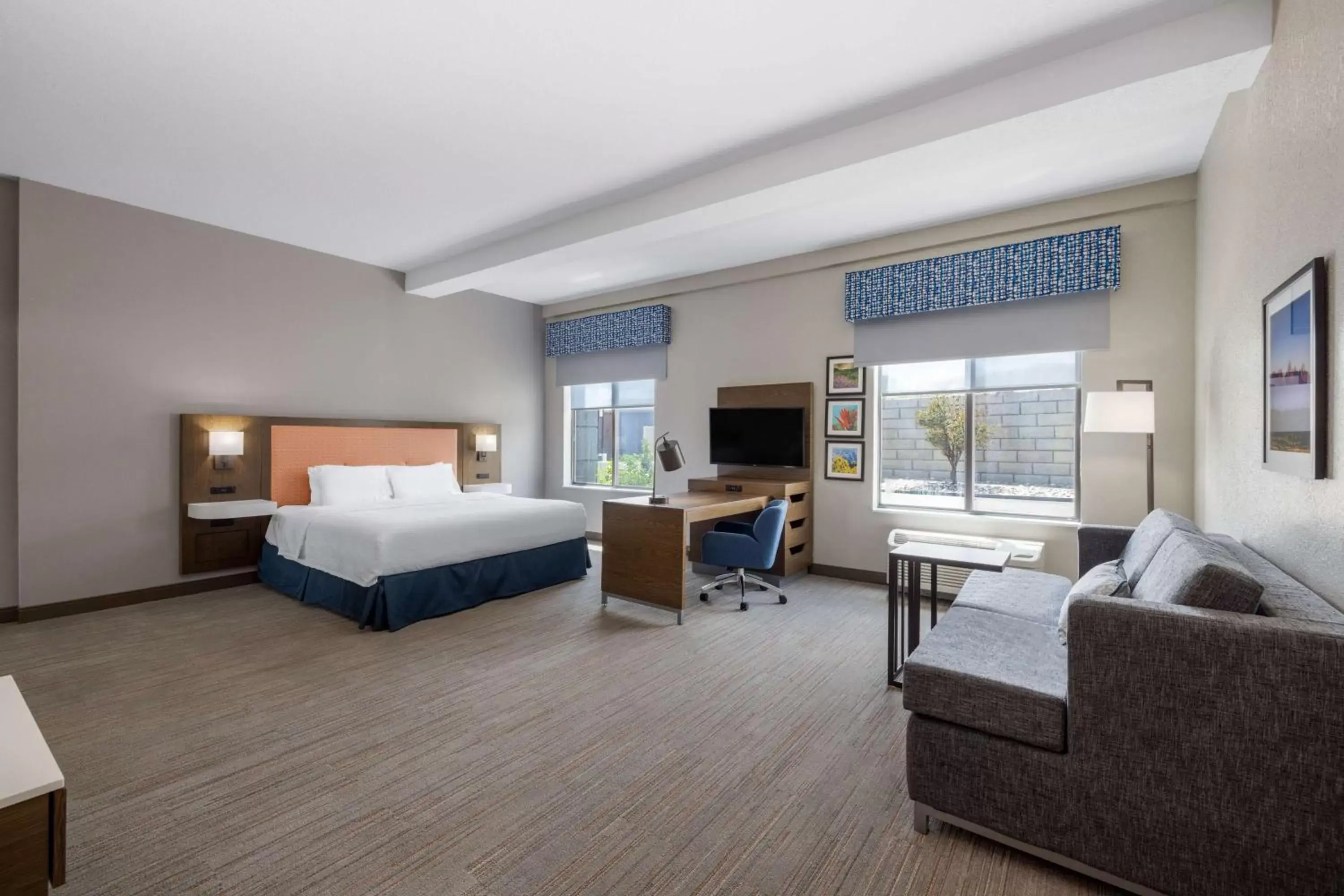 Bedroom, Seating Area in Newly Renovated-Hampton Inn & Suites Casper