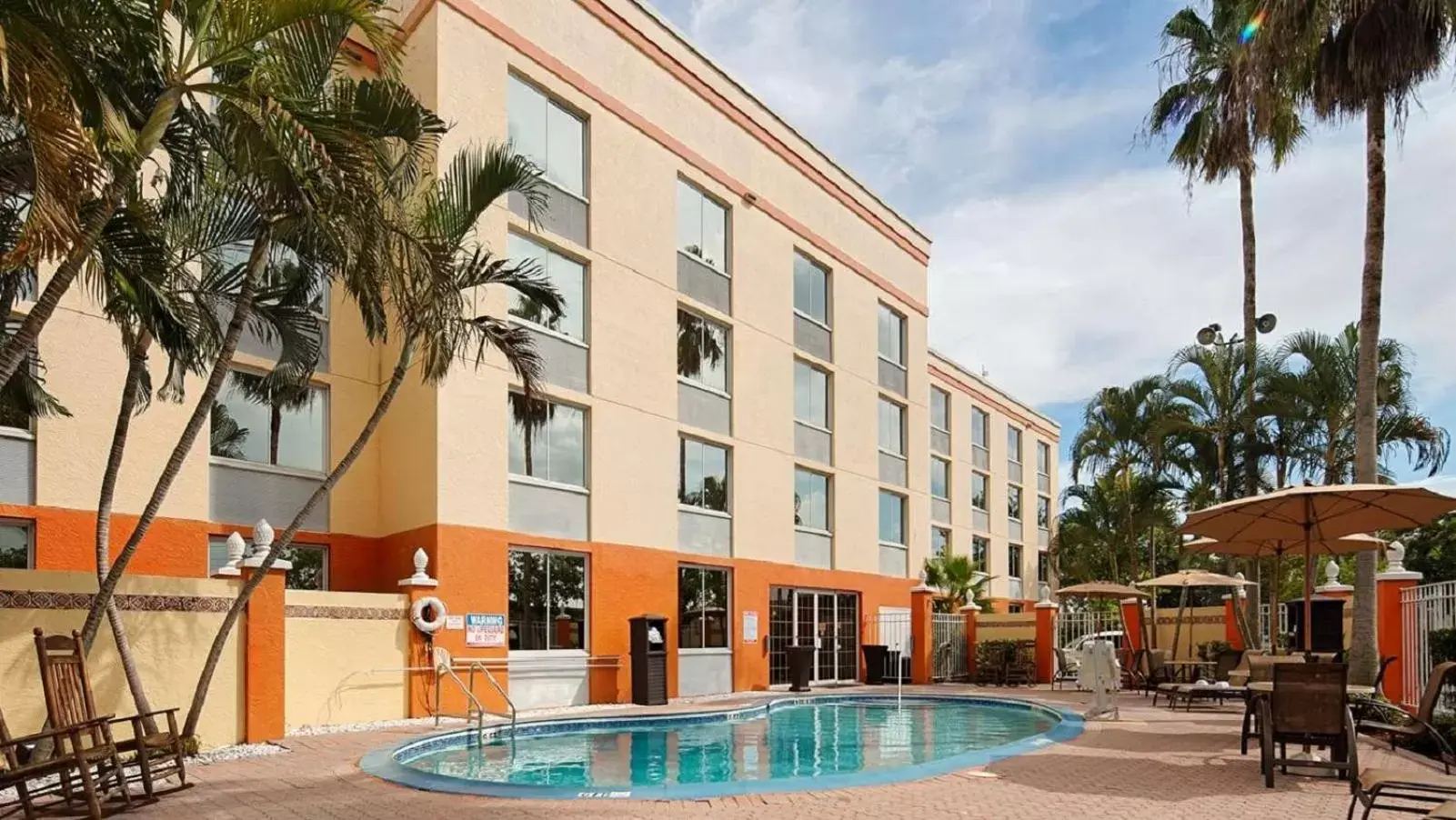 Swimming Pool in Best Western Fort Myers Inn and Suites