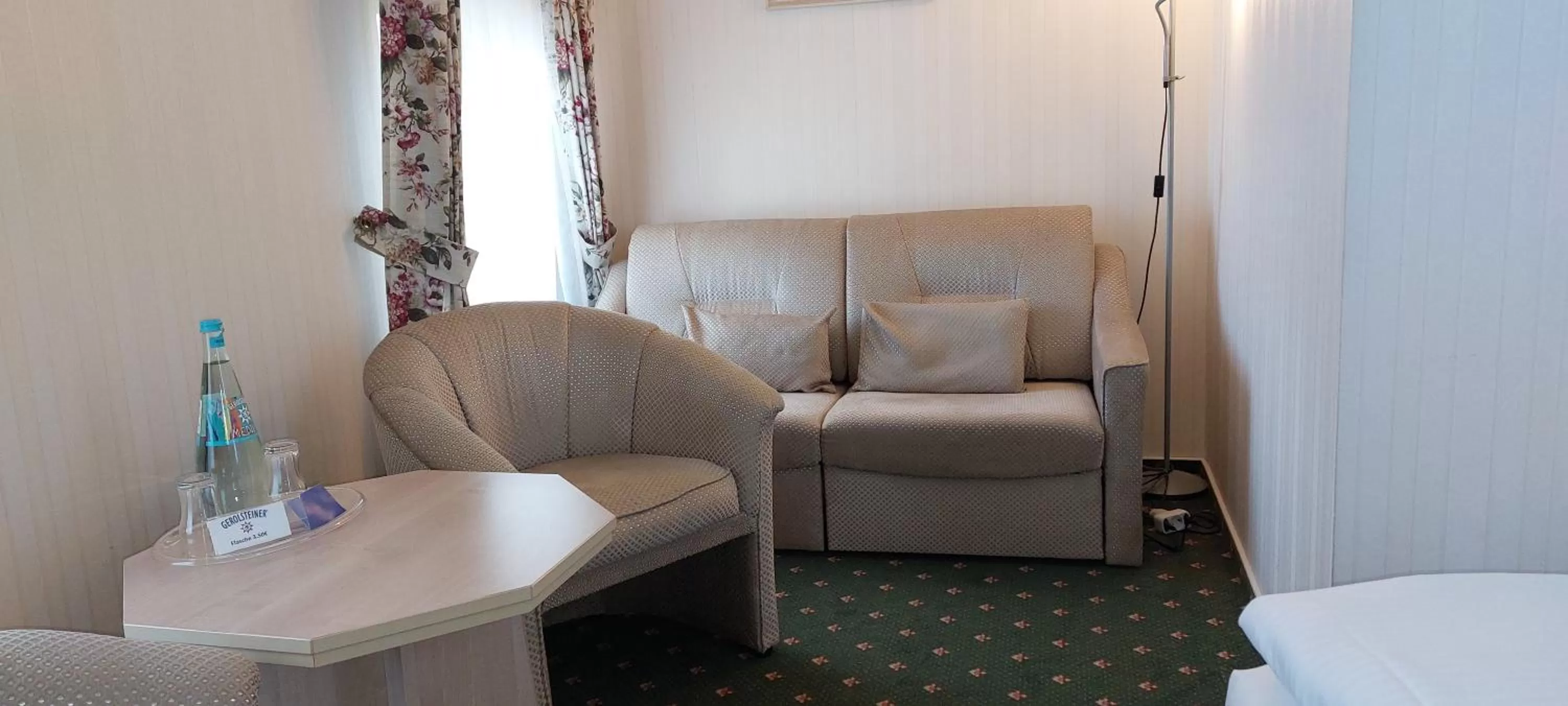 Photo of the whole room, Seating Area in Hotel Meereswelle - Anno 1875