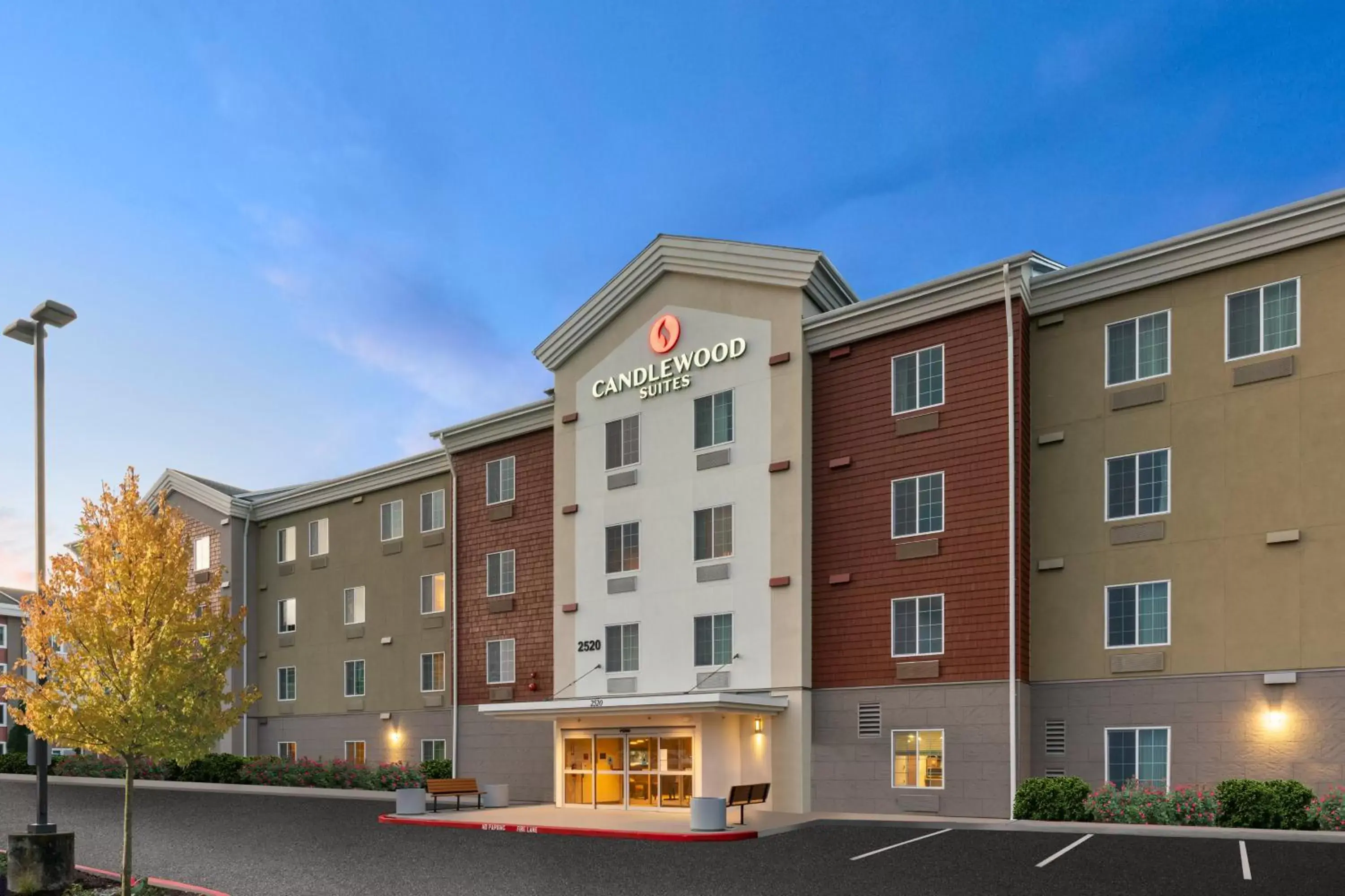 Property Building in Candlewood Suites Sumner Puyallup Area, an IHG Hotel