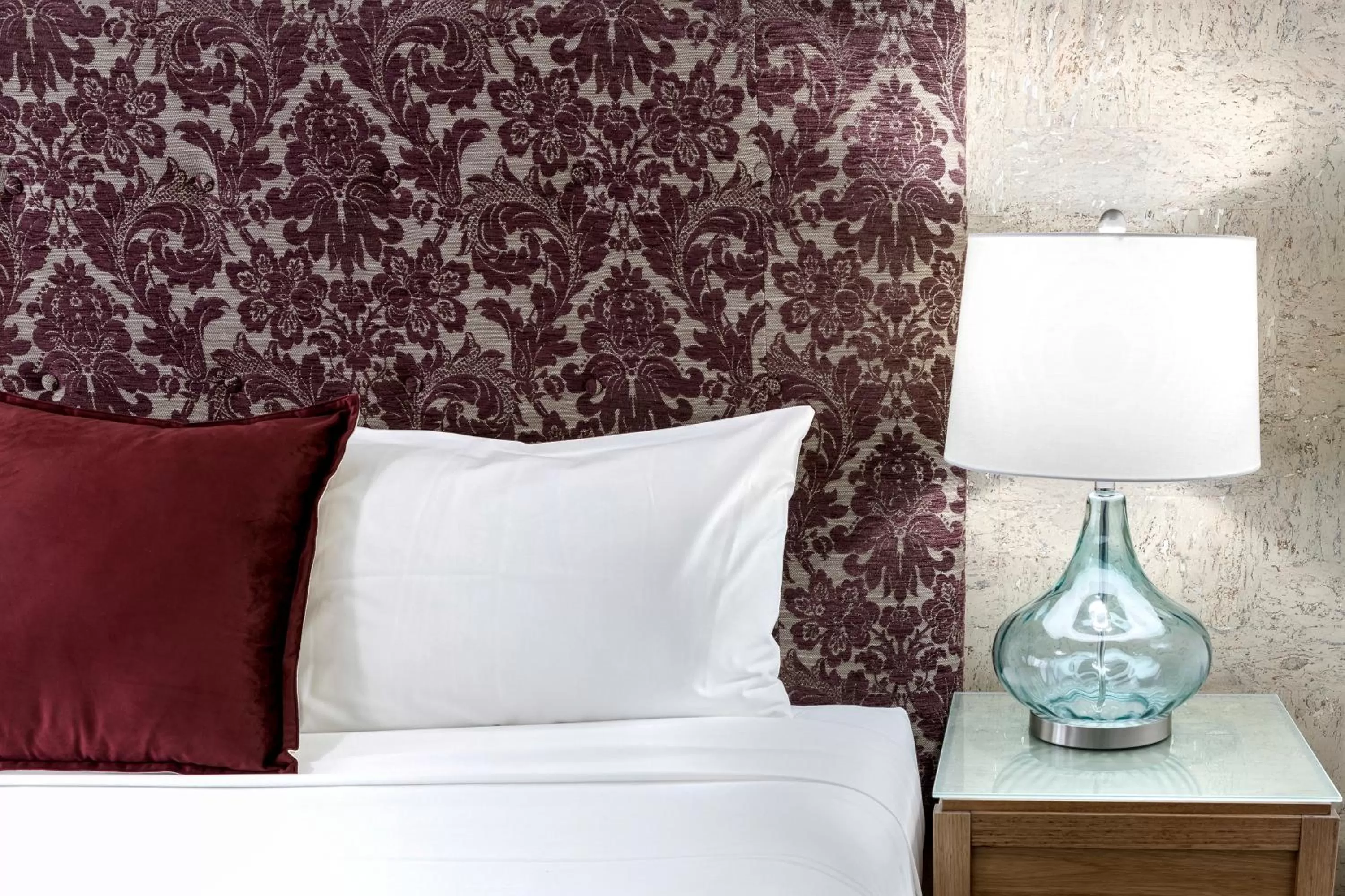 Bed in Mandala Signature Berry