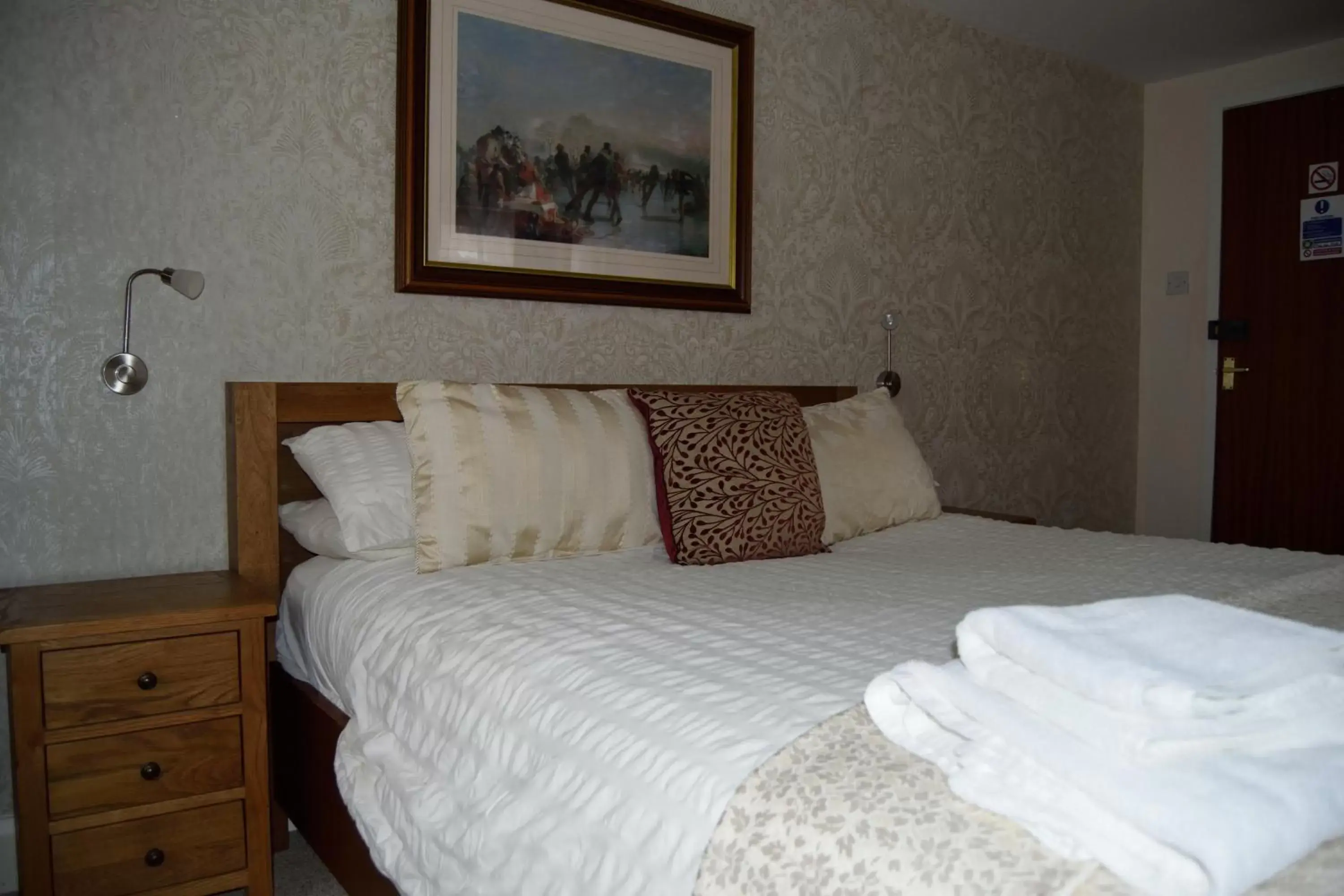 Bed in The White Lion Inn