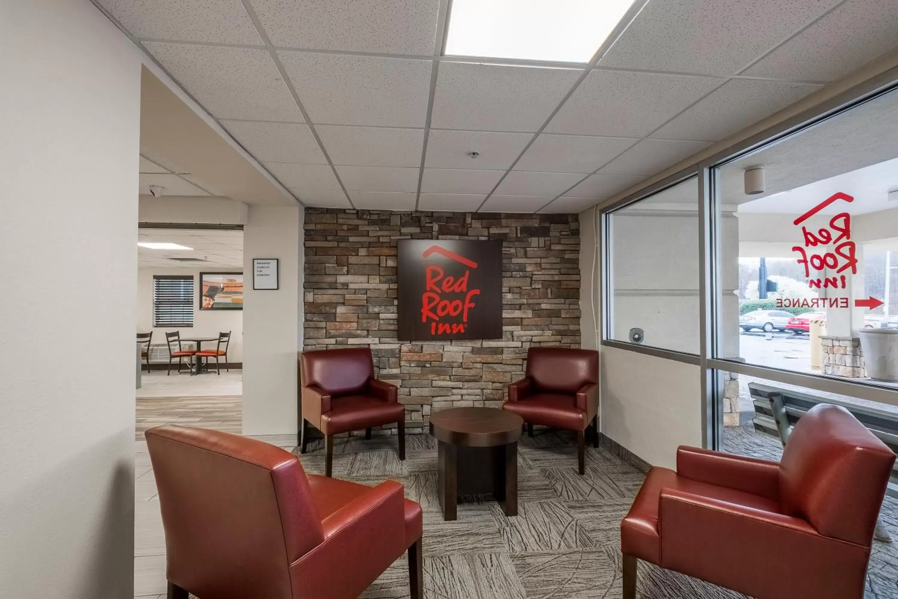 Lobby or reception, Lounge/Bar in Red Roof Inn Knoxville Central – Papermill Road