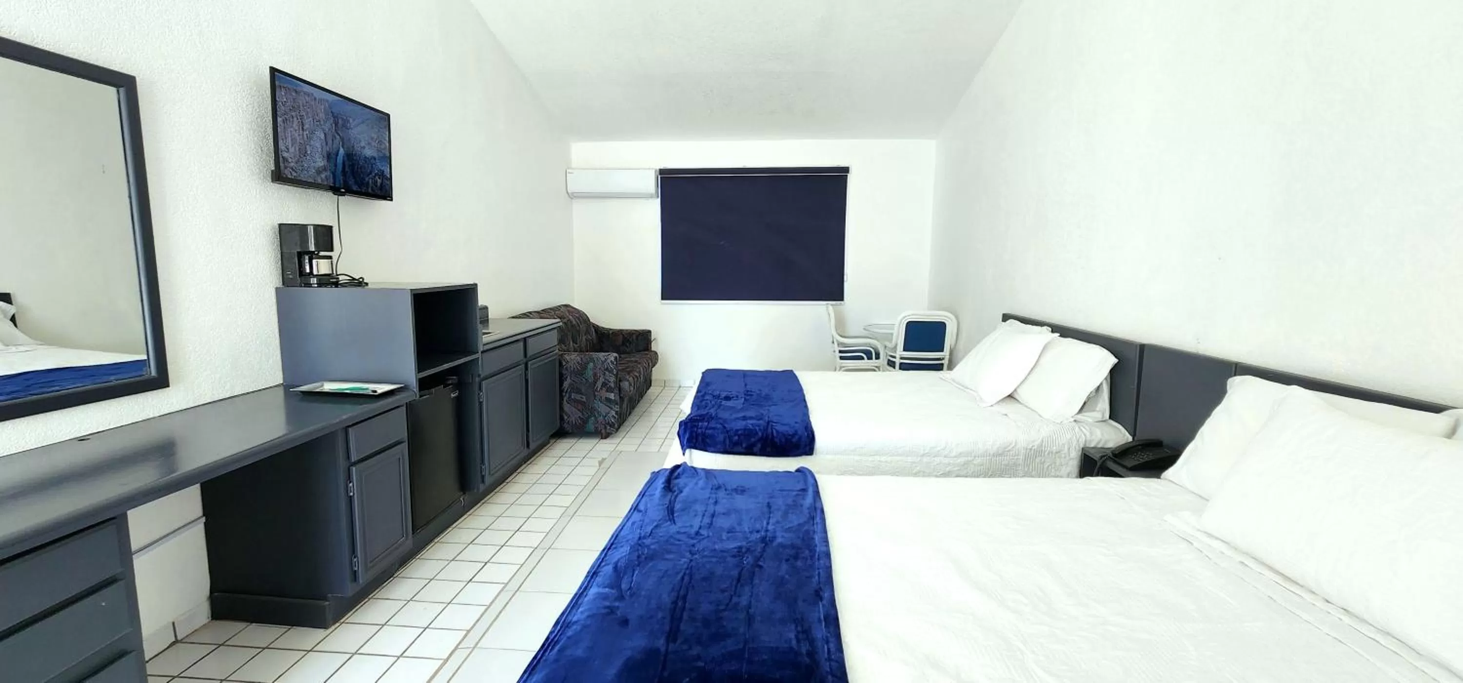 Photo of the whole room in Playa Inn Rocky Point