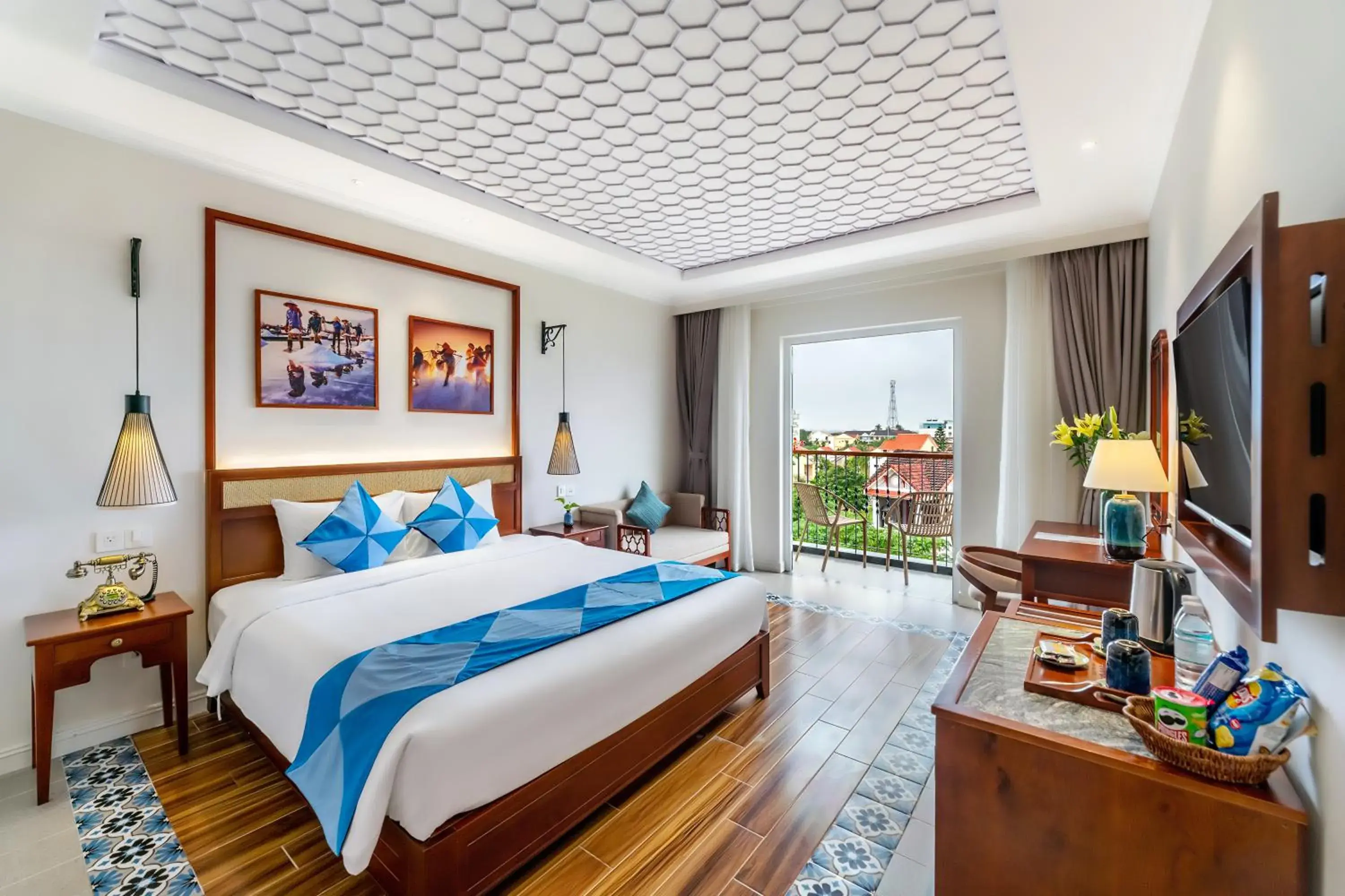Bed in Amina Lantana Hoi An Hotel & Spa
