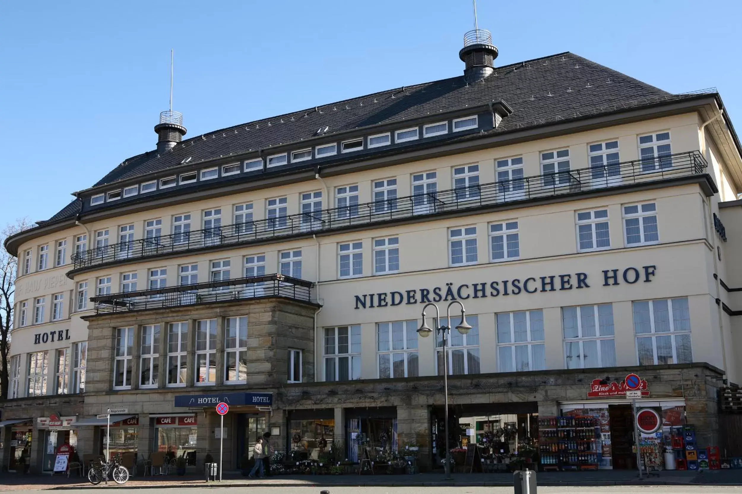 Facade/entrance, Property Building in Hotel Niedersächsischer Hof