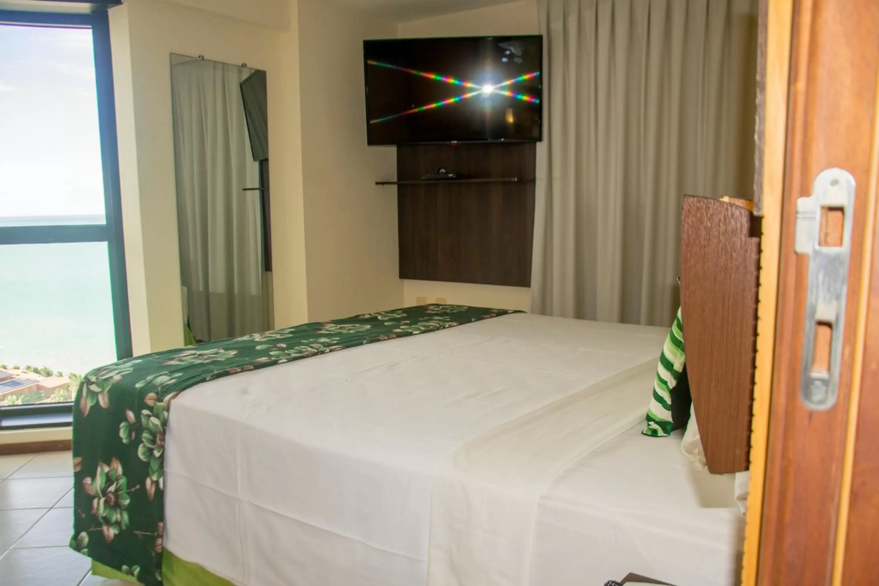 Photo of the whole room, Bed in Quality Suites Natal