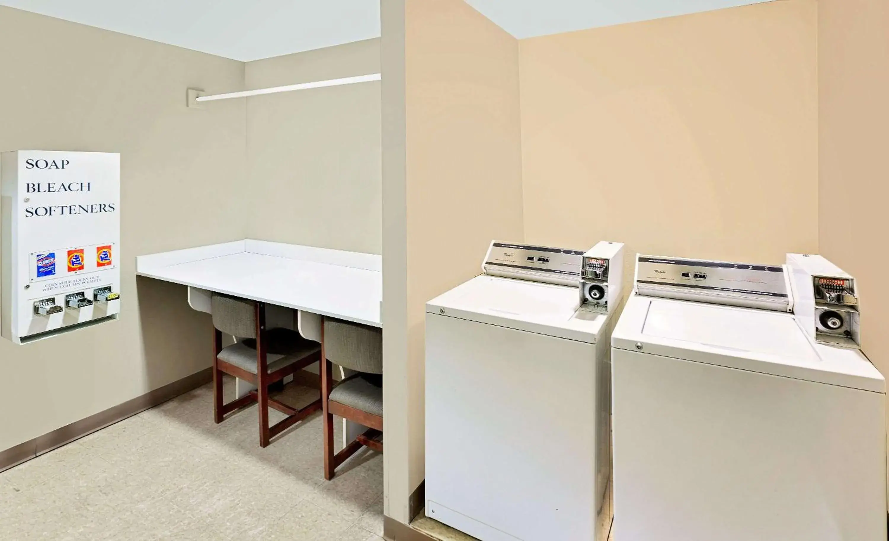 On site, Kitchen/Kitchenette in Microtel Inn & Suites by Wyndham Daphne