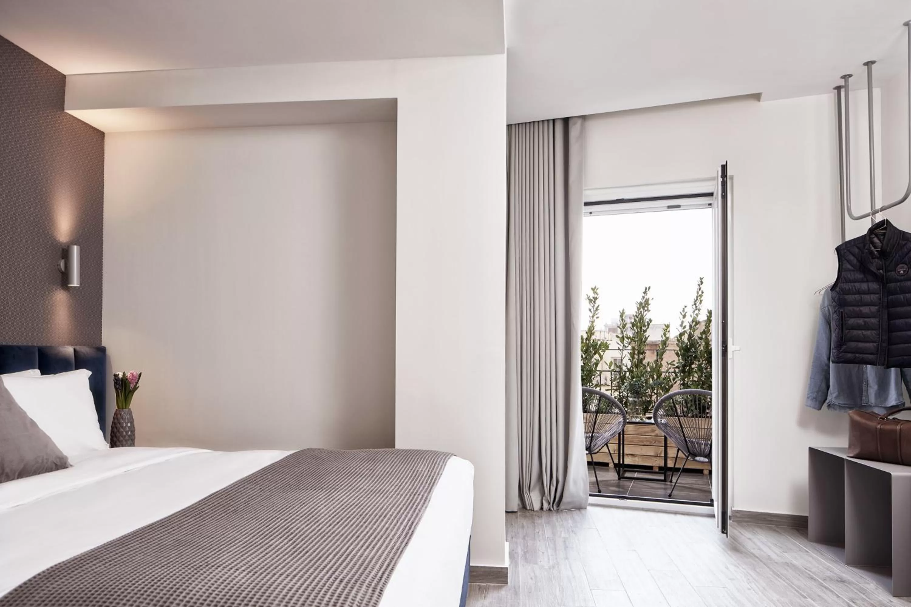 Photo of the whole room, Bed in Athens4