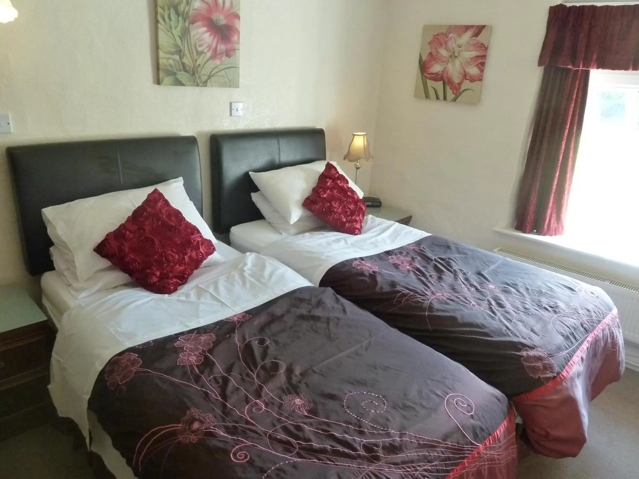 Twin Room in Oakenholt Farm Bed and Breakfast Twin Room in Oakenholt Farm Bed and Breakfast