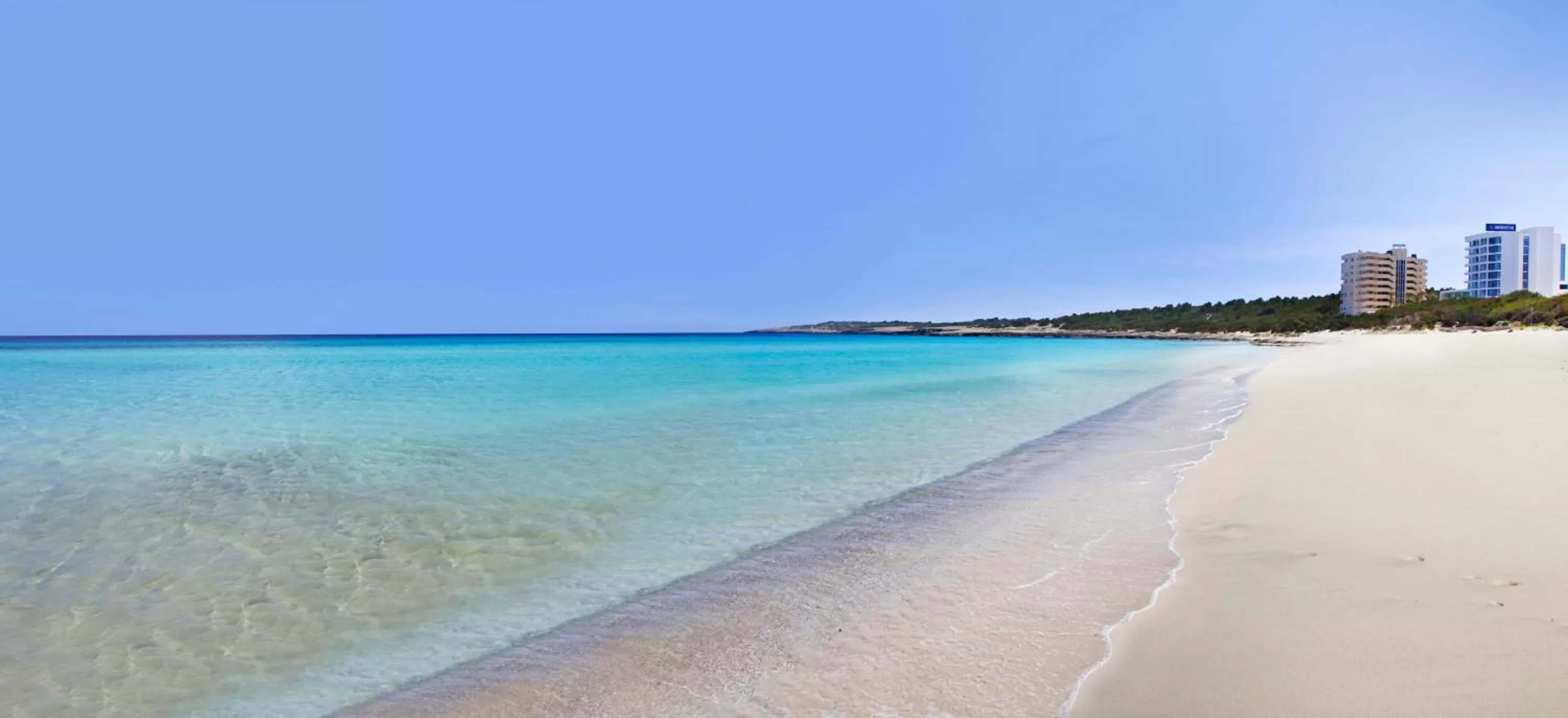 Beach in Iberostar Waves Cala Millor - Adults Only