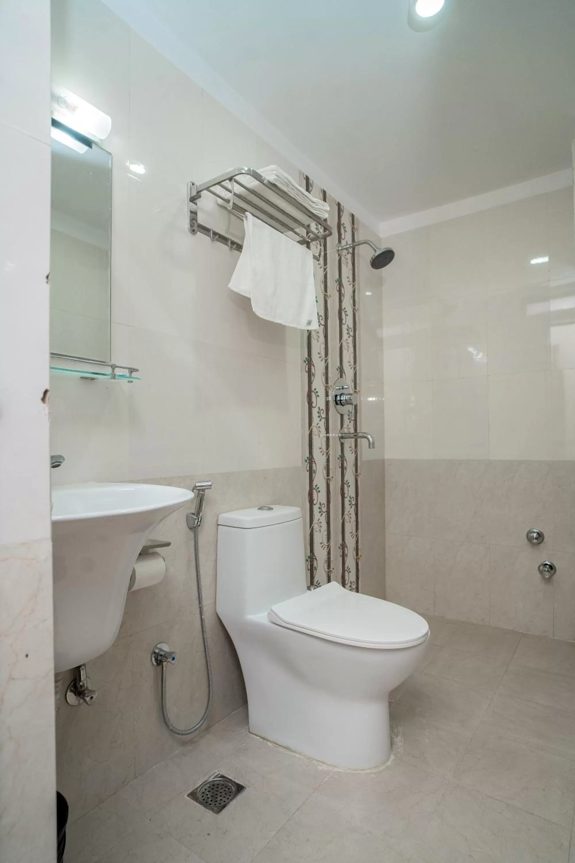 Toilet in Madhuban Hotel