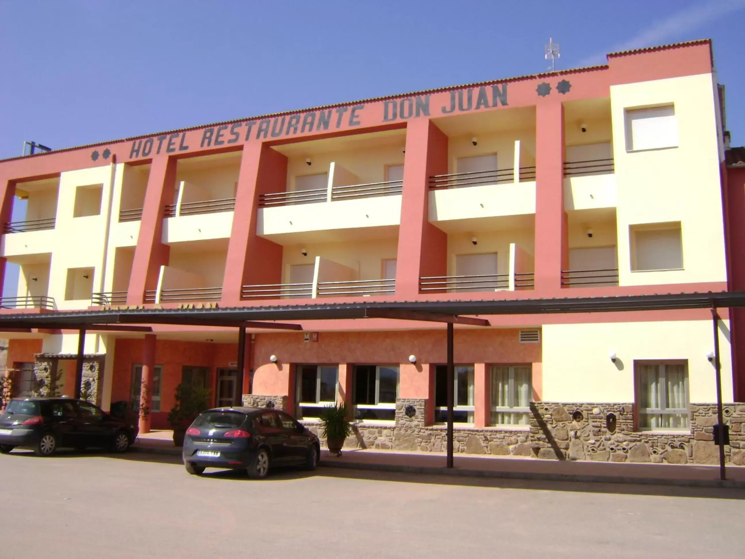 Facade/entrance, Property Building in Hotel Don Juan