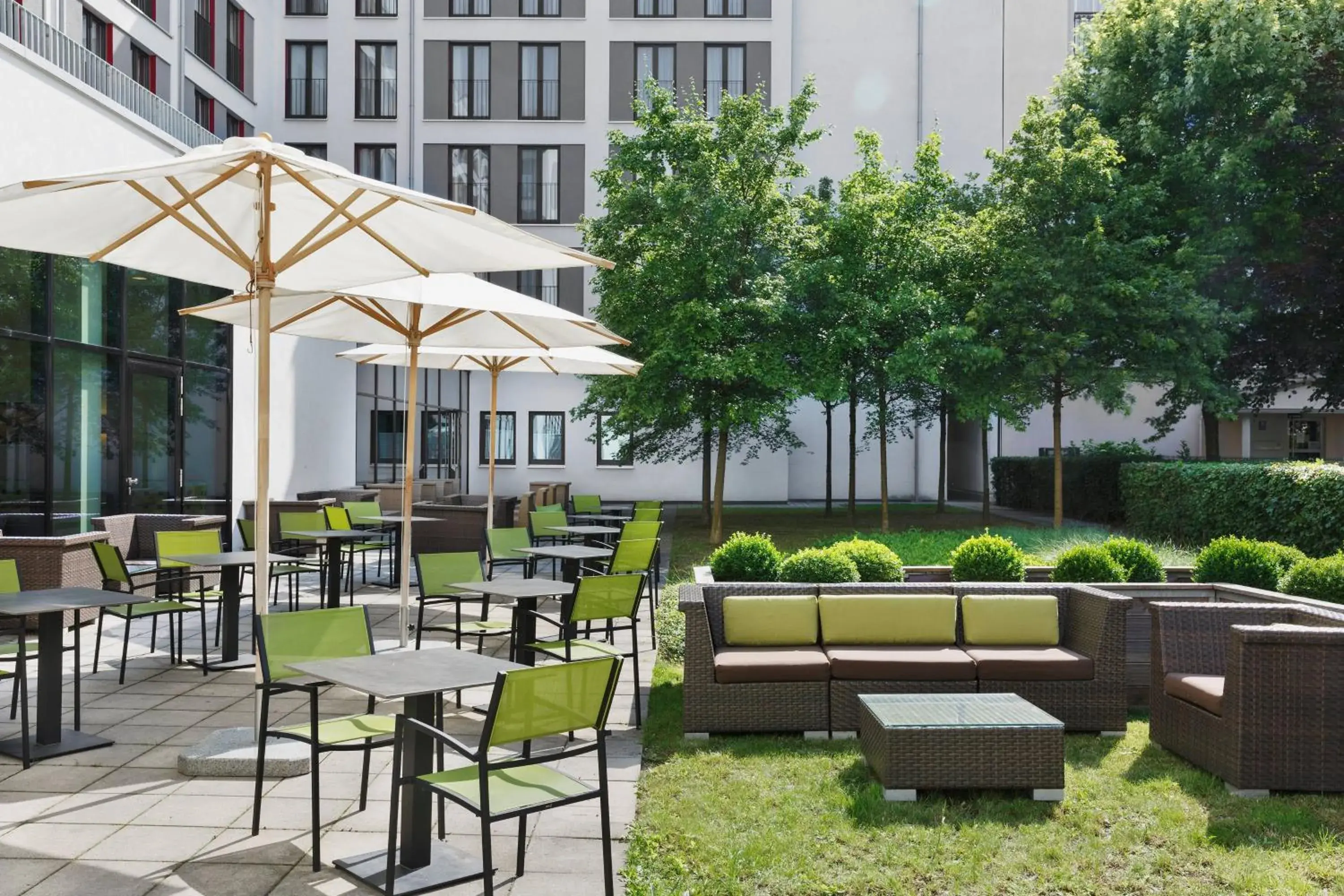 Property building, Restaurant/Places to Eat in Courtyard by Marriott Munich City East