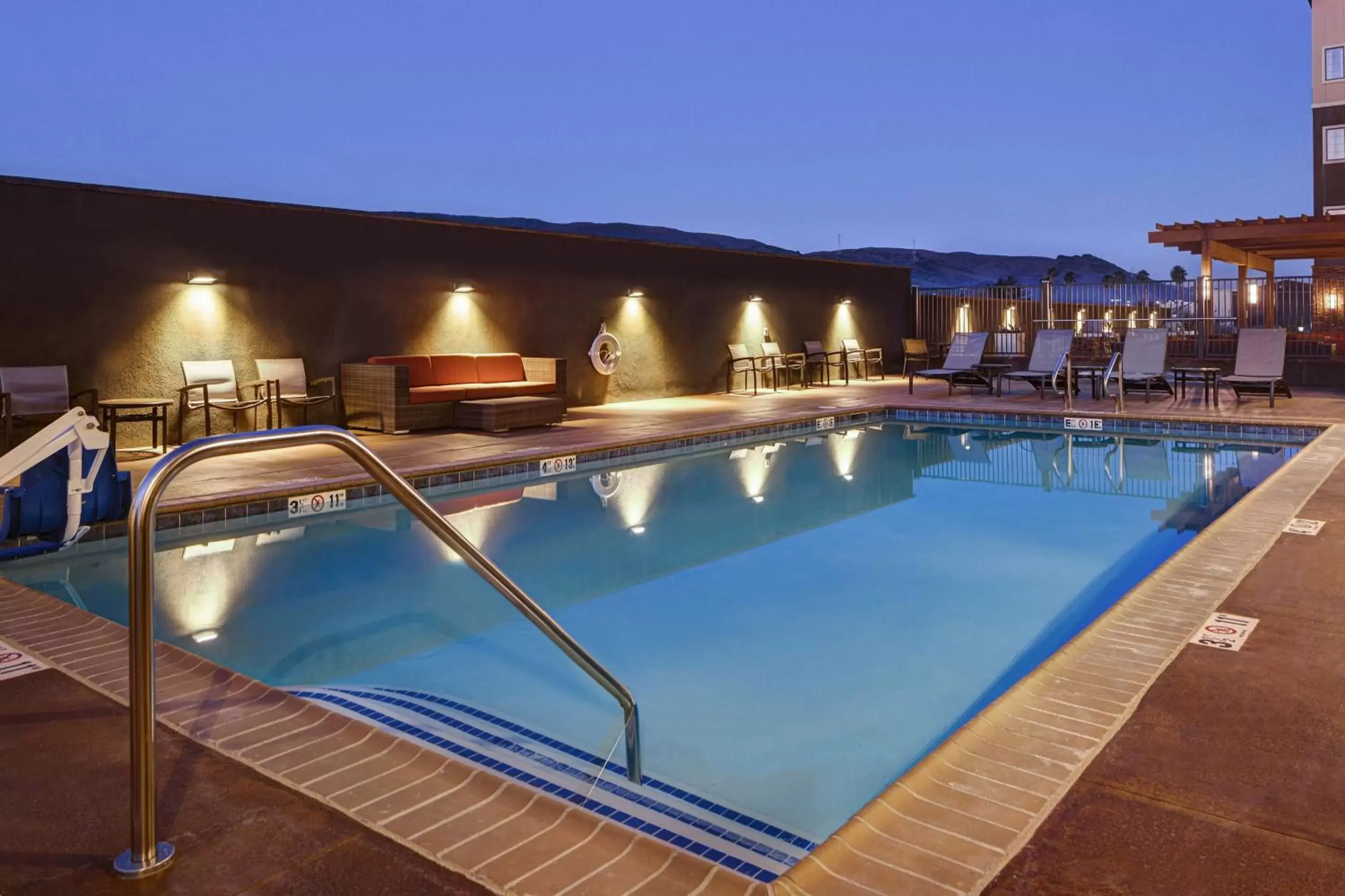Swimming Pool in TownePlace Suites by Marriott San Luis Obispo