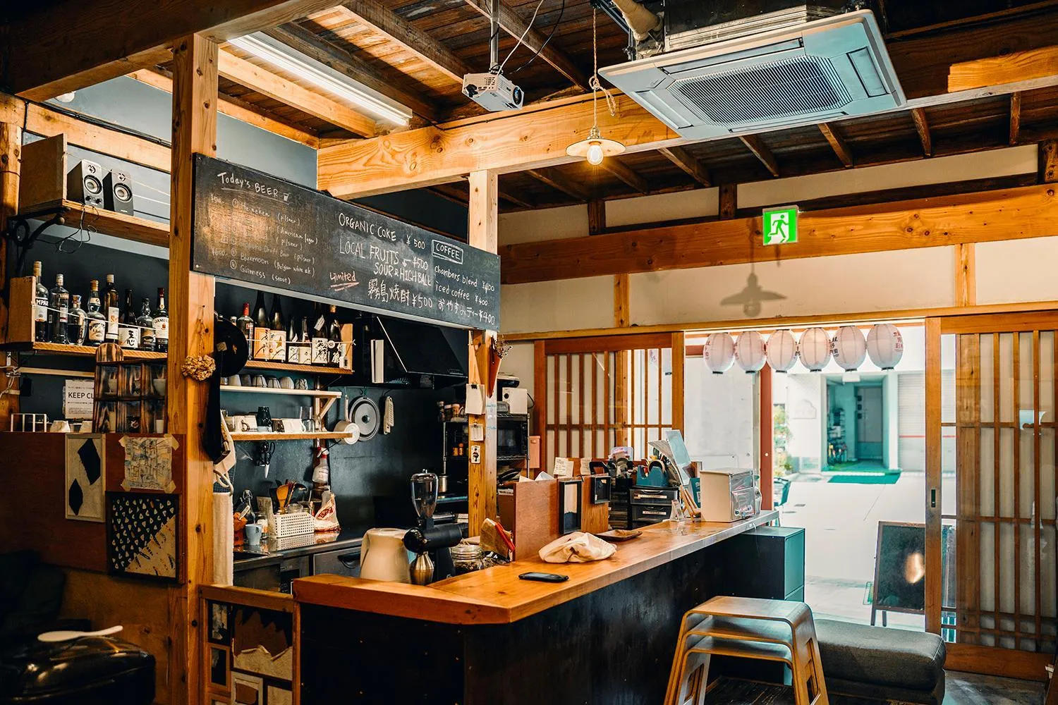 Lounge or bar in Fukuoka Guesthouse HIVE