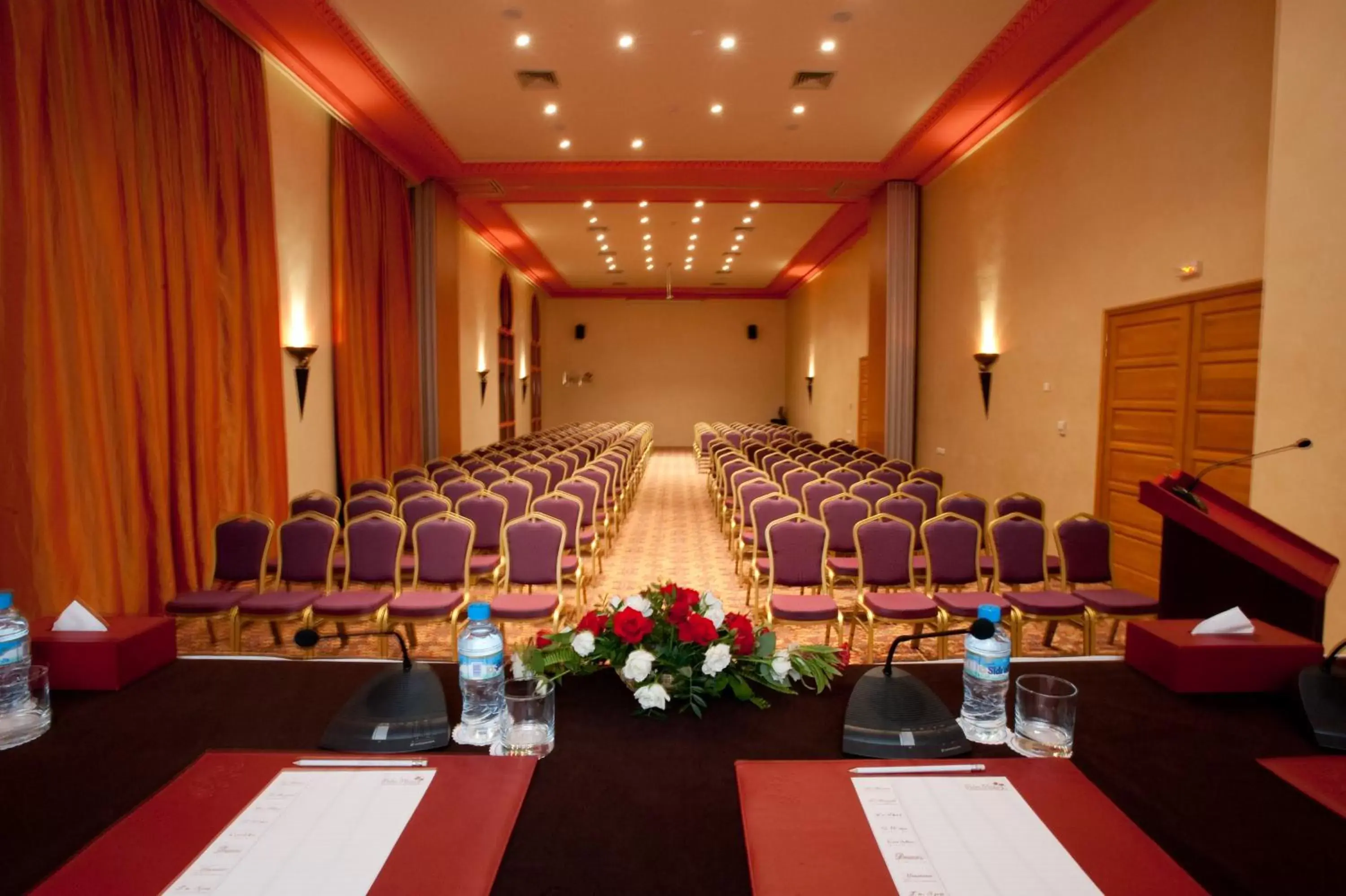 Business facilities, Business Area/Conference Room in Palm Plaza Hôtel & Spa