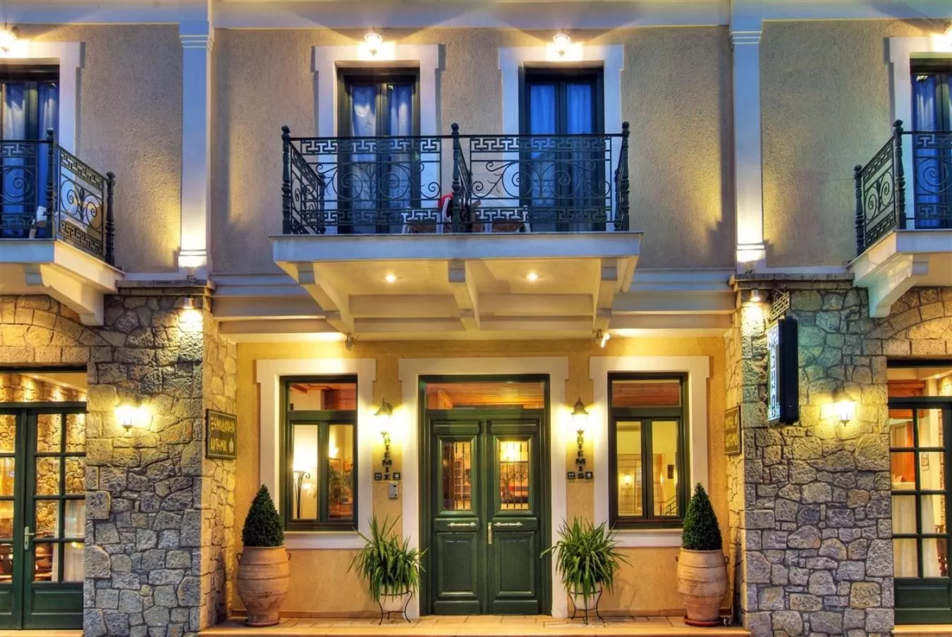 Facade/entrance in Artemis Hotel