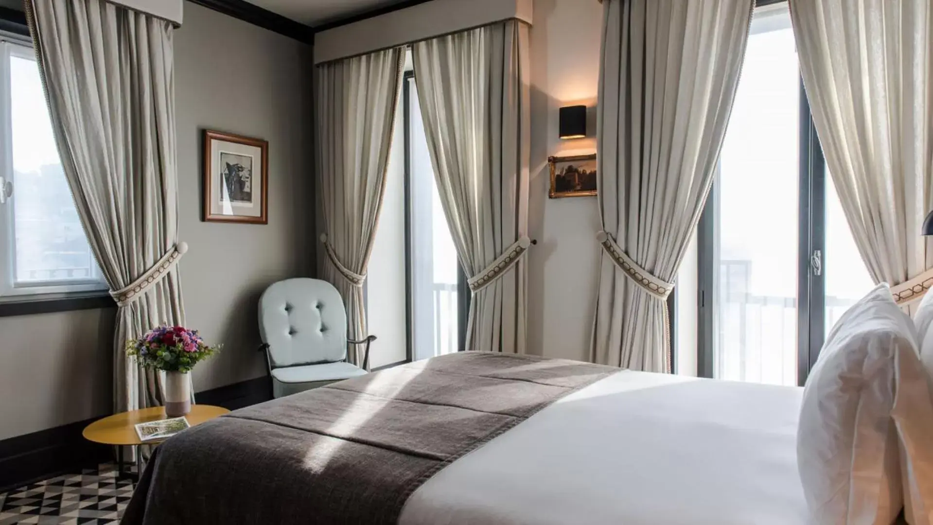 Bed in Hotel Valverde Lisboa - Relais & Chateaux