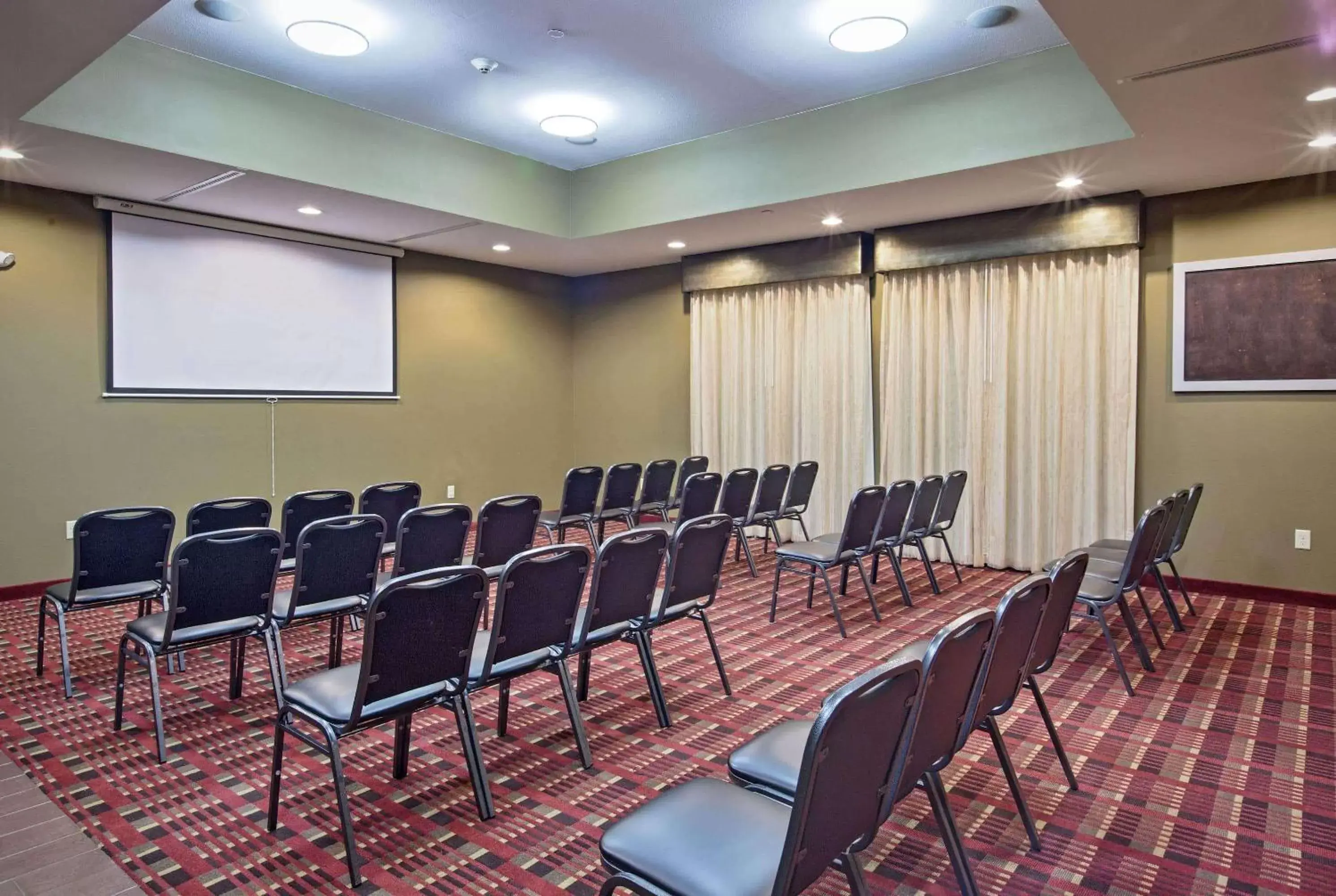 On site, Business Area/Conference Room in La Quinta by Wyndham Boutte