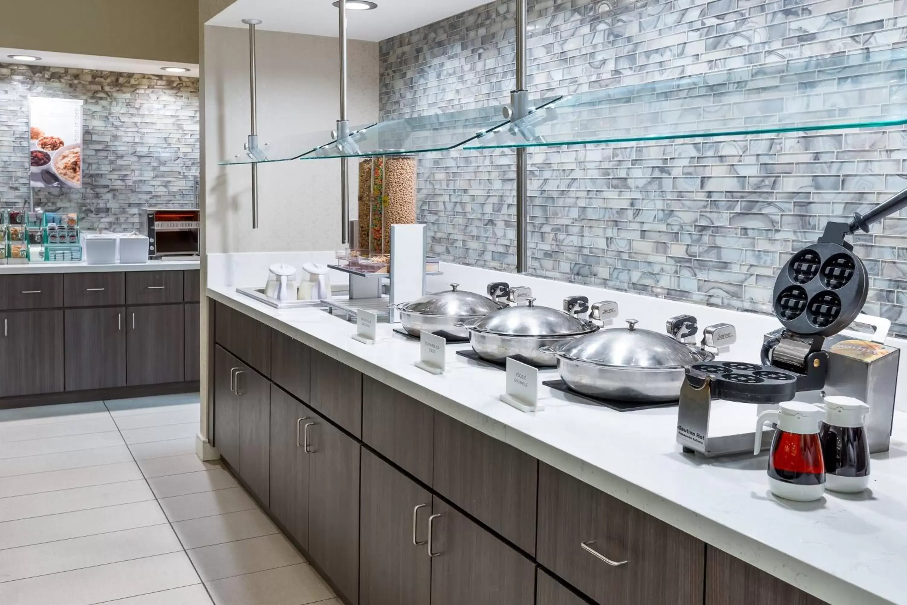 Breakfast, Kitchen/Kitchenette in Residence Inn Tampa Downtown