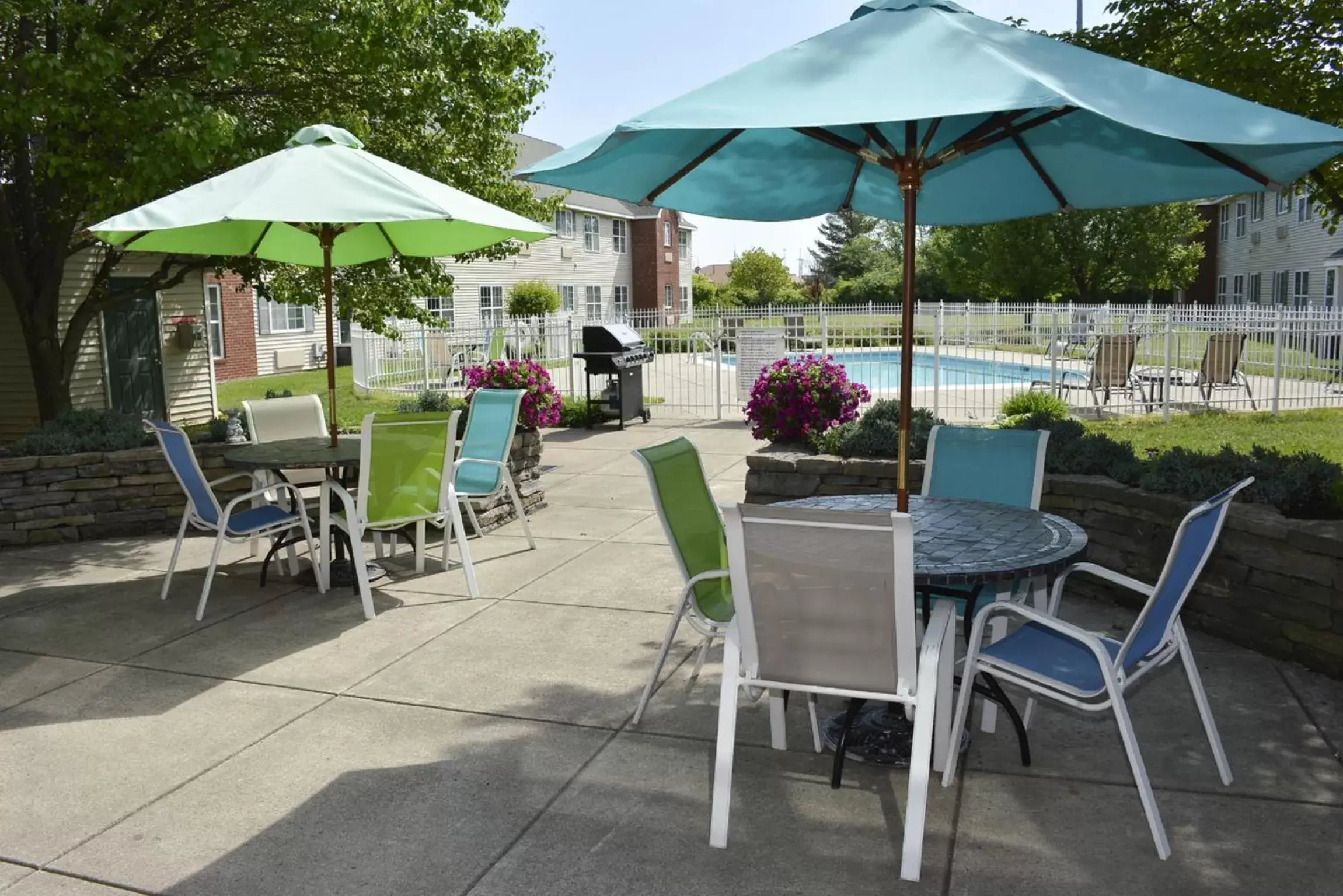 Swimming pool, Restaurant/Places to Eat in Cresthill Suites Syracuse