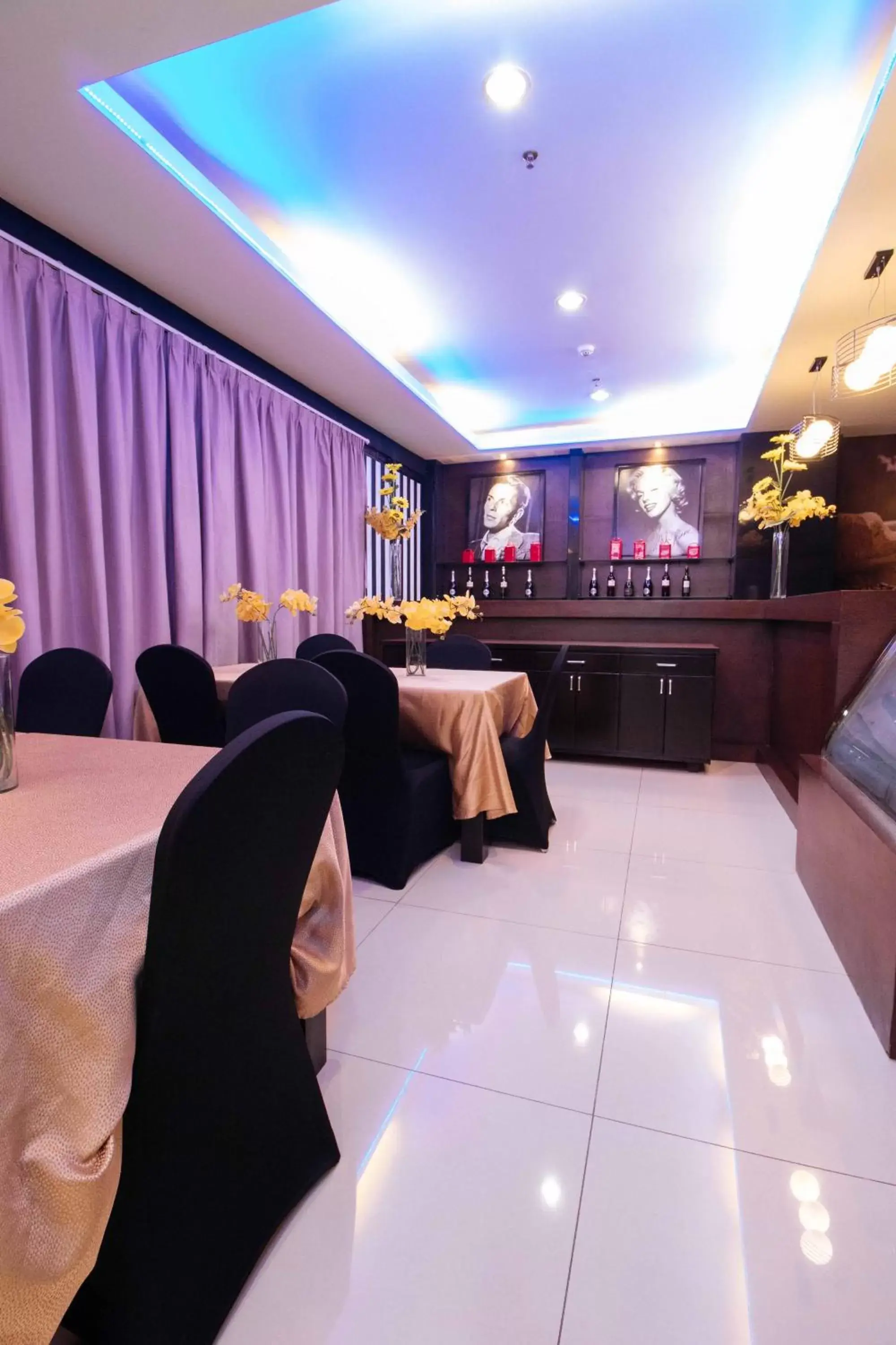 Restaurant/places to eat in Northpointe Residences Restaurant/places to eat in Northpointe Residences