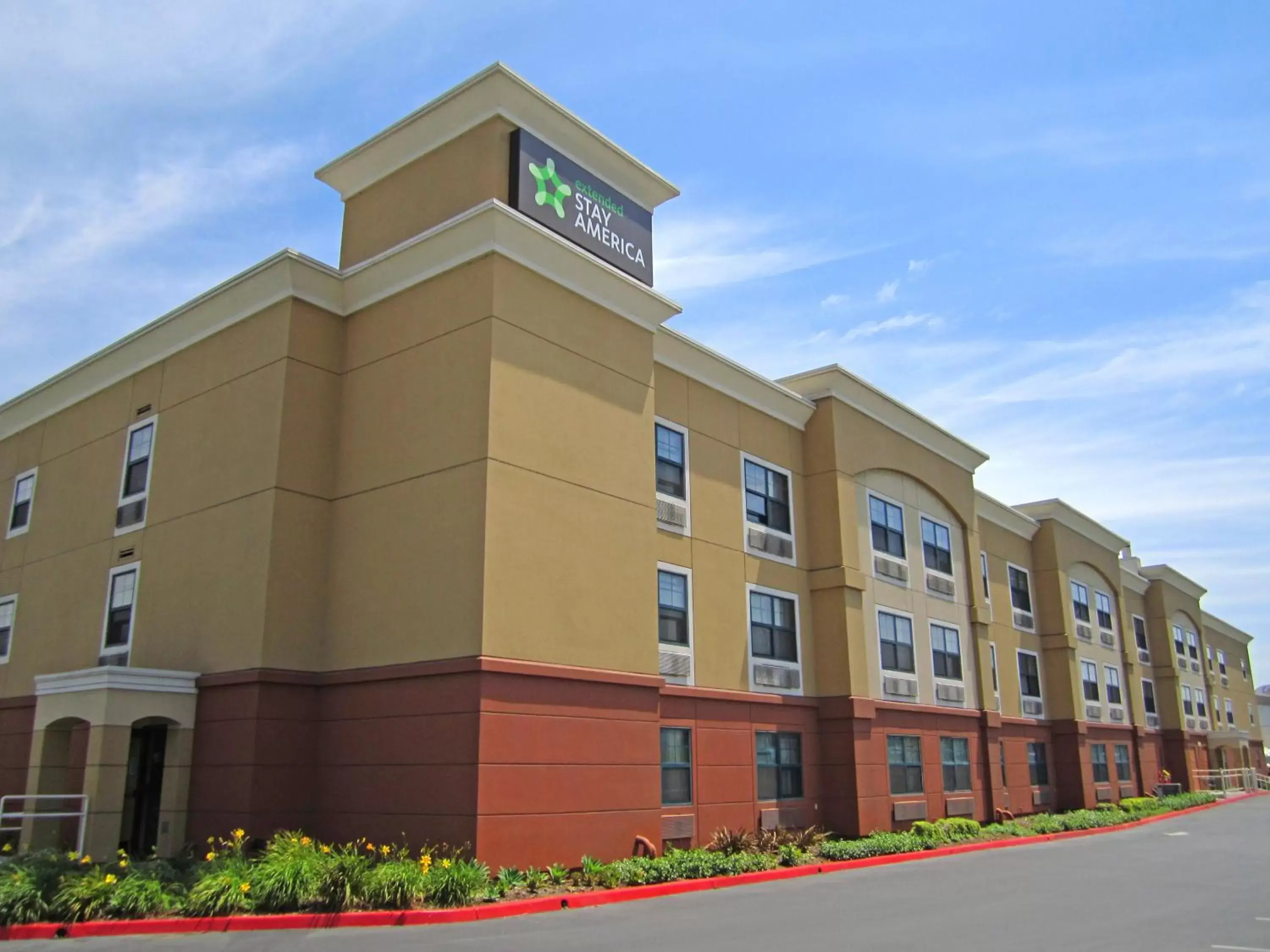 Property building in Extended Stay America Suites - Orange County - Anaheim Hills