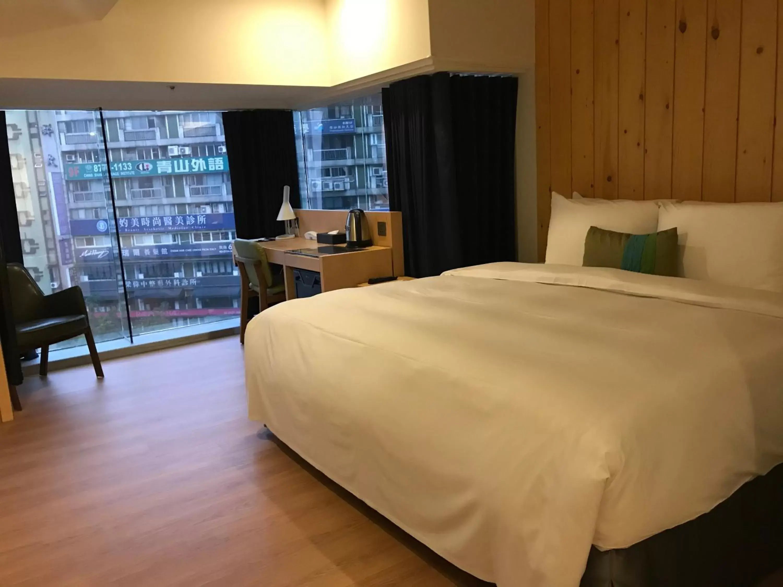 Photo of the whole room, Bed in Hej Taipei