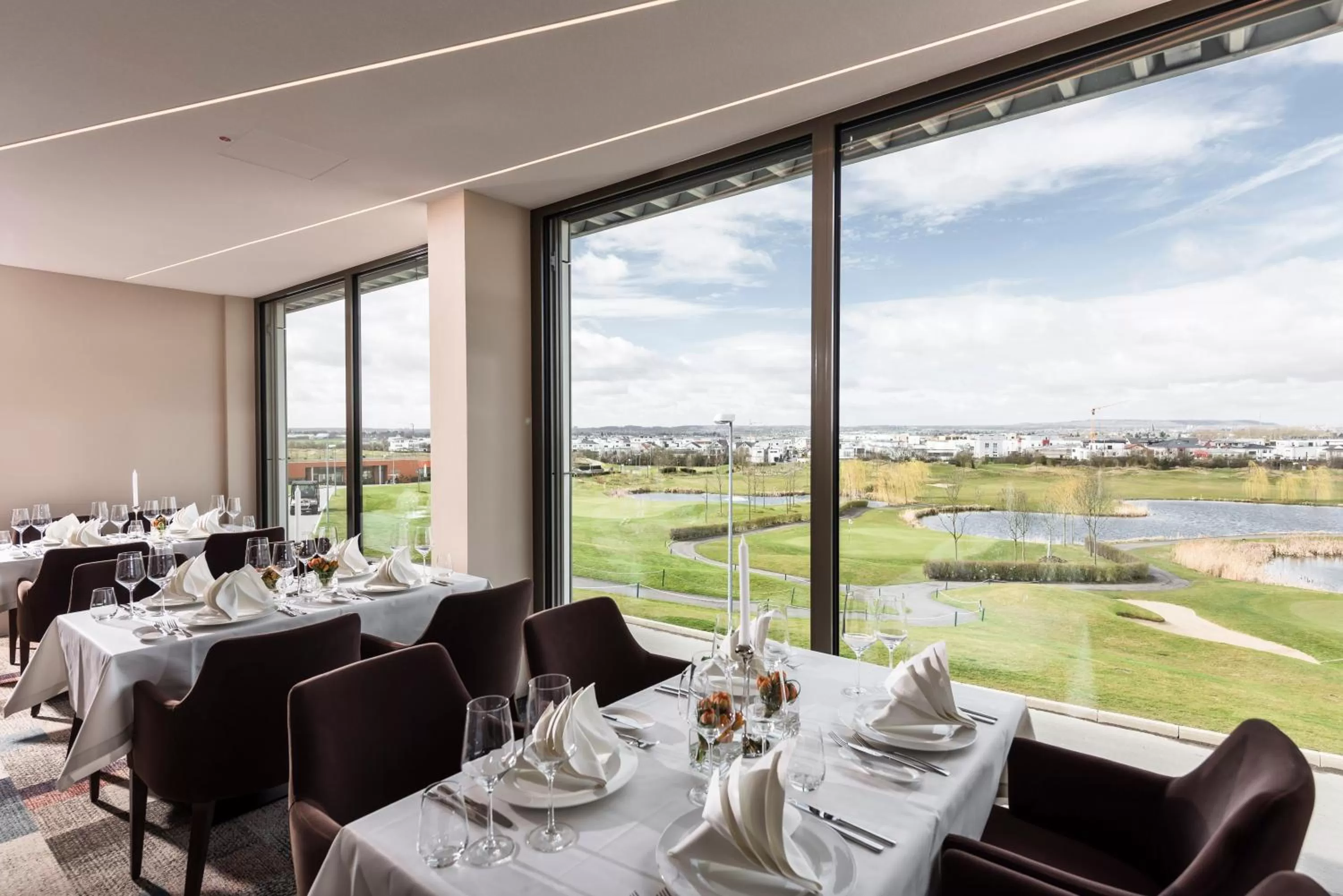 Restaurant/places to eat in Hotel TheGreen