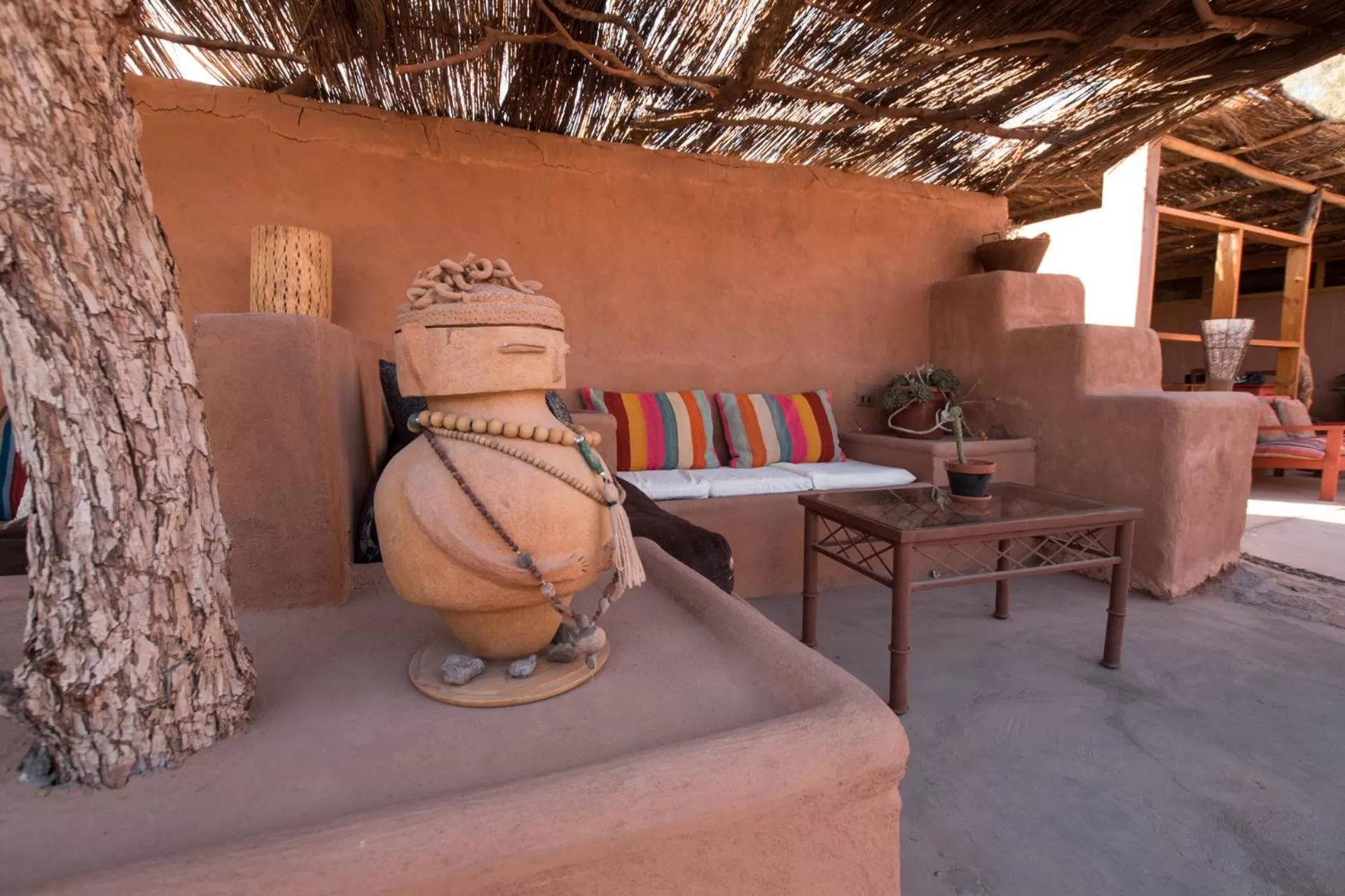 Patio in Hotel Pat'ta Hoiri