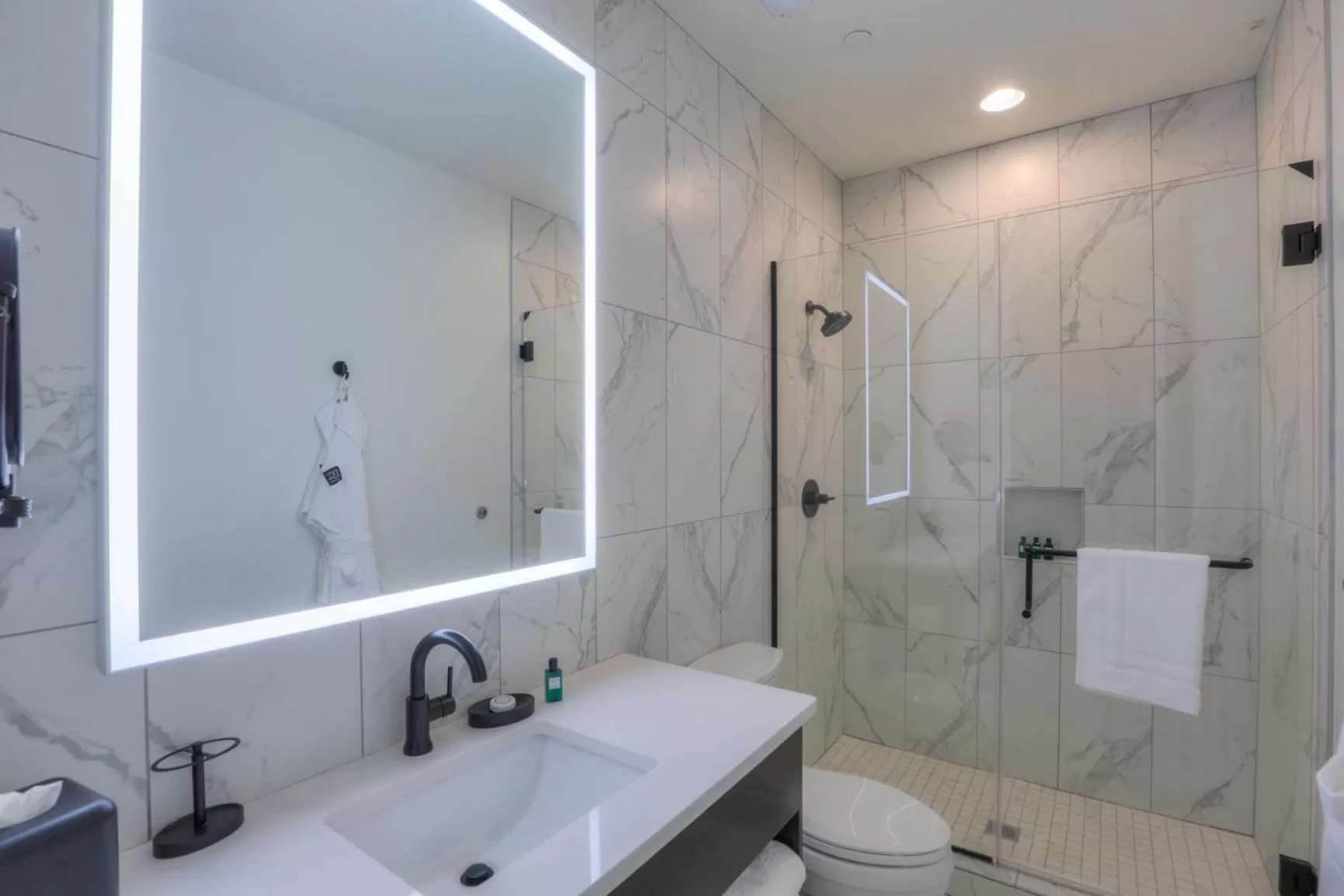 Shower in Studio 154 Hotel